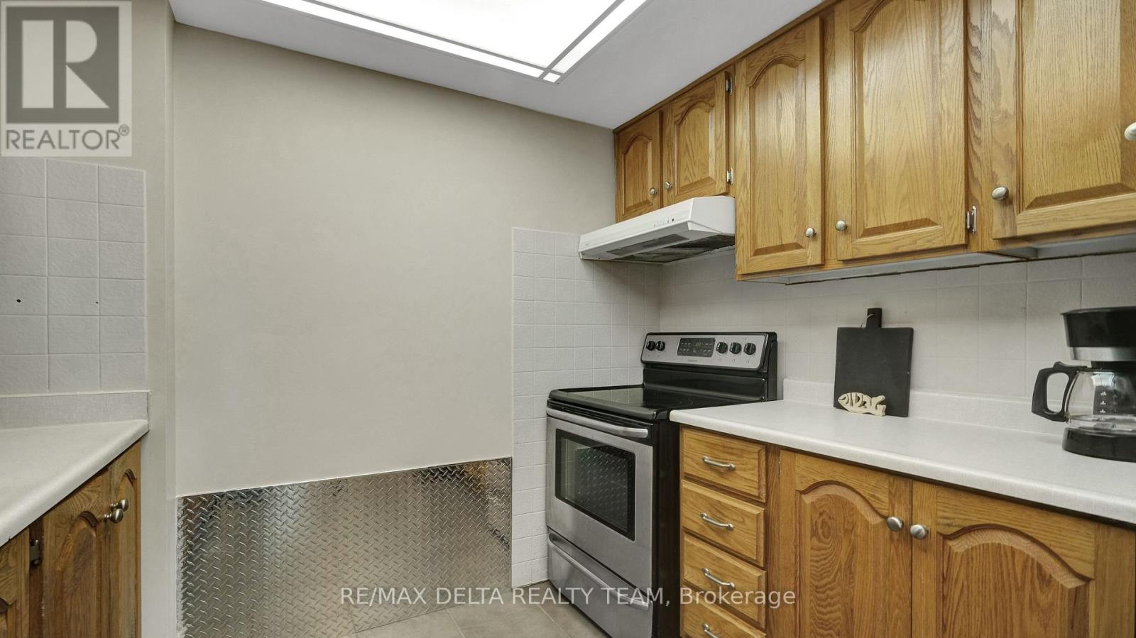 1001 - 555 Brittany Drive