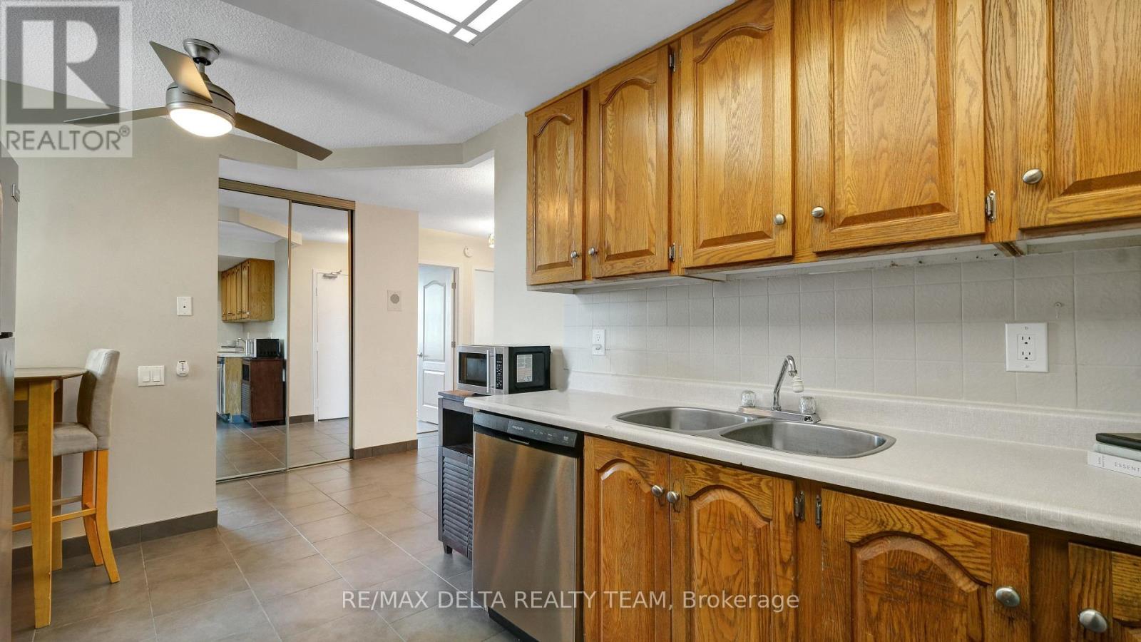 1001 - 555 Brittany Drive