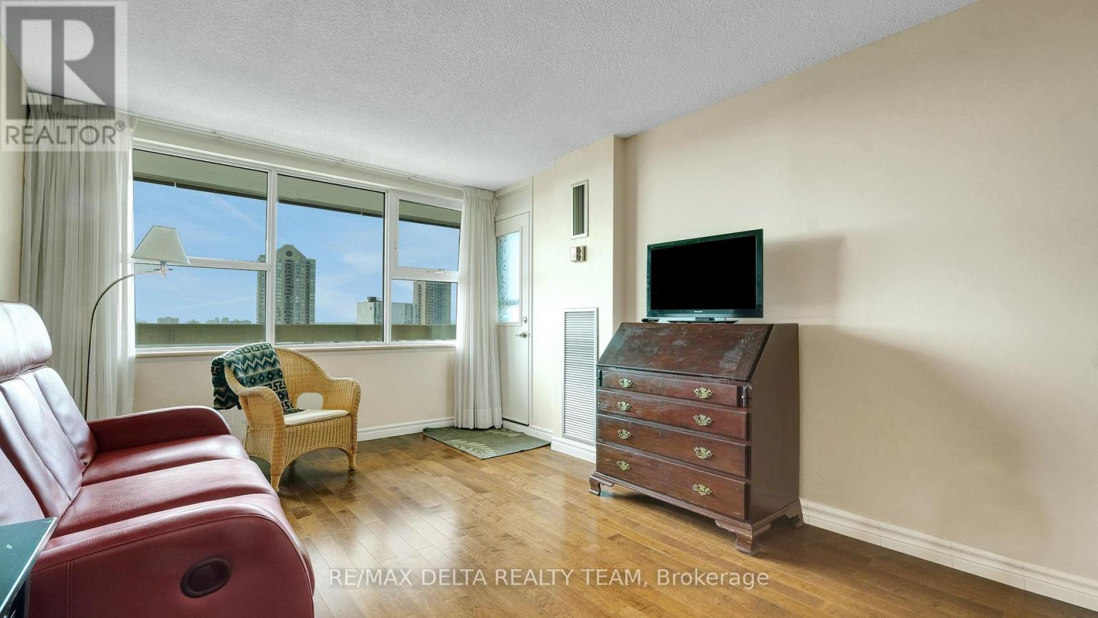 1001 - 555 Brittany Drive