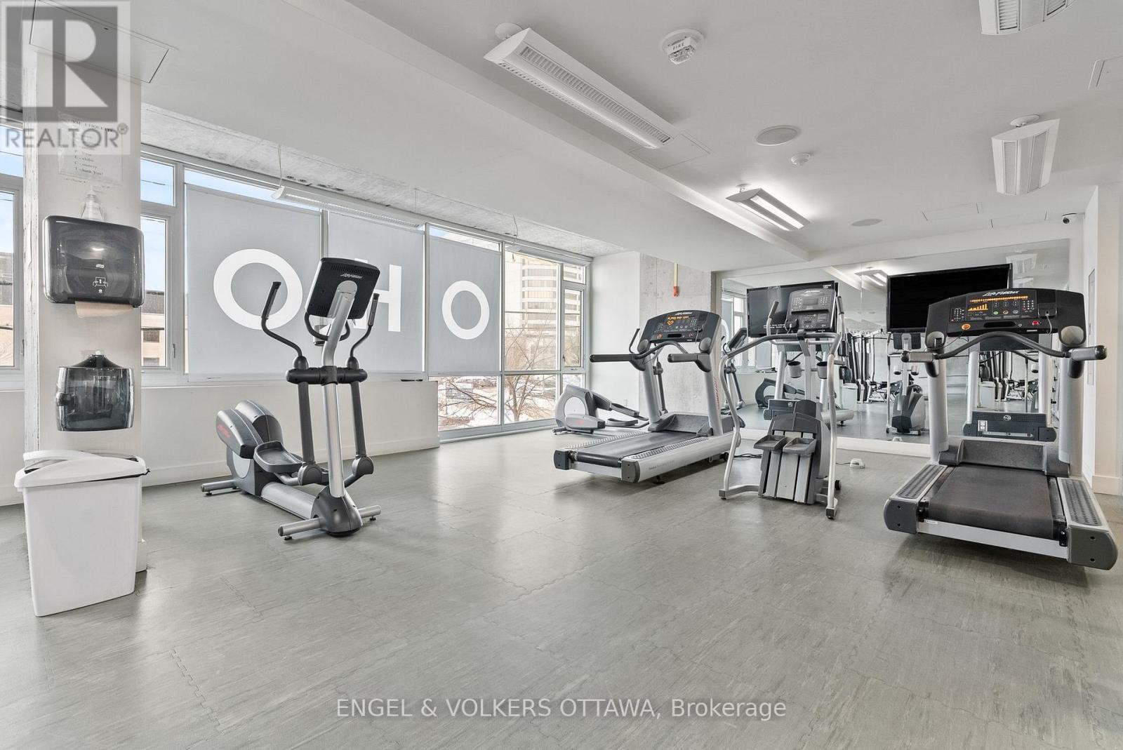 807 - 201 Parkdale Avenue