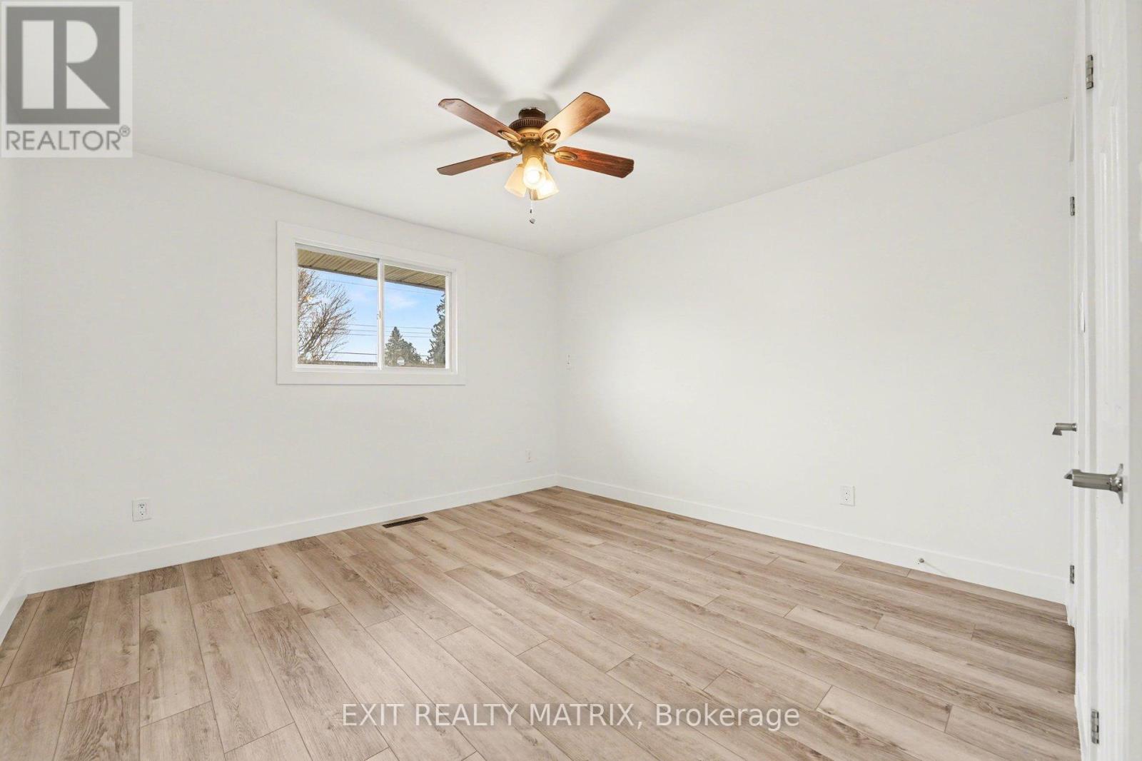 1740 Saint-laurent Street