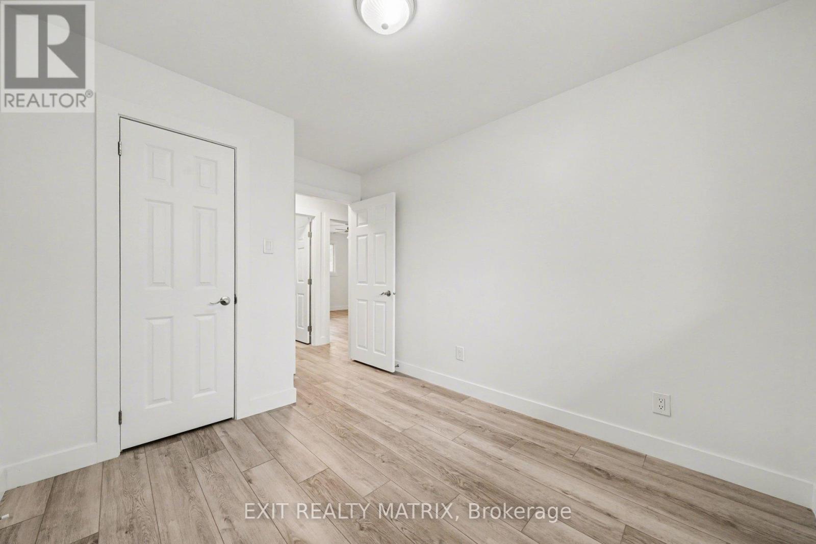 1740 Saint-laurent Street