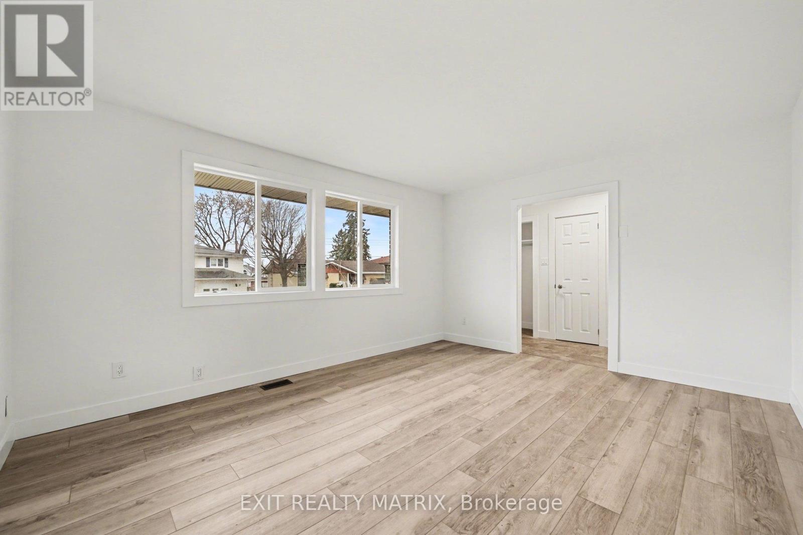 1740 Saint-laurent Street