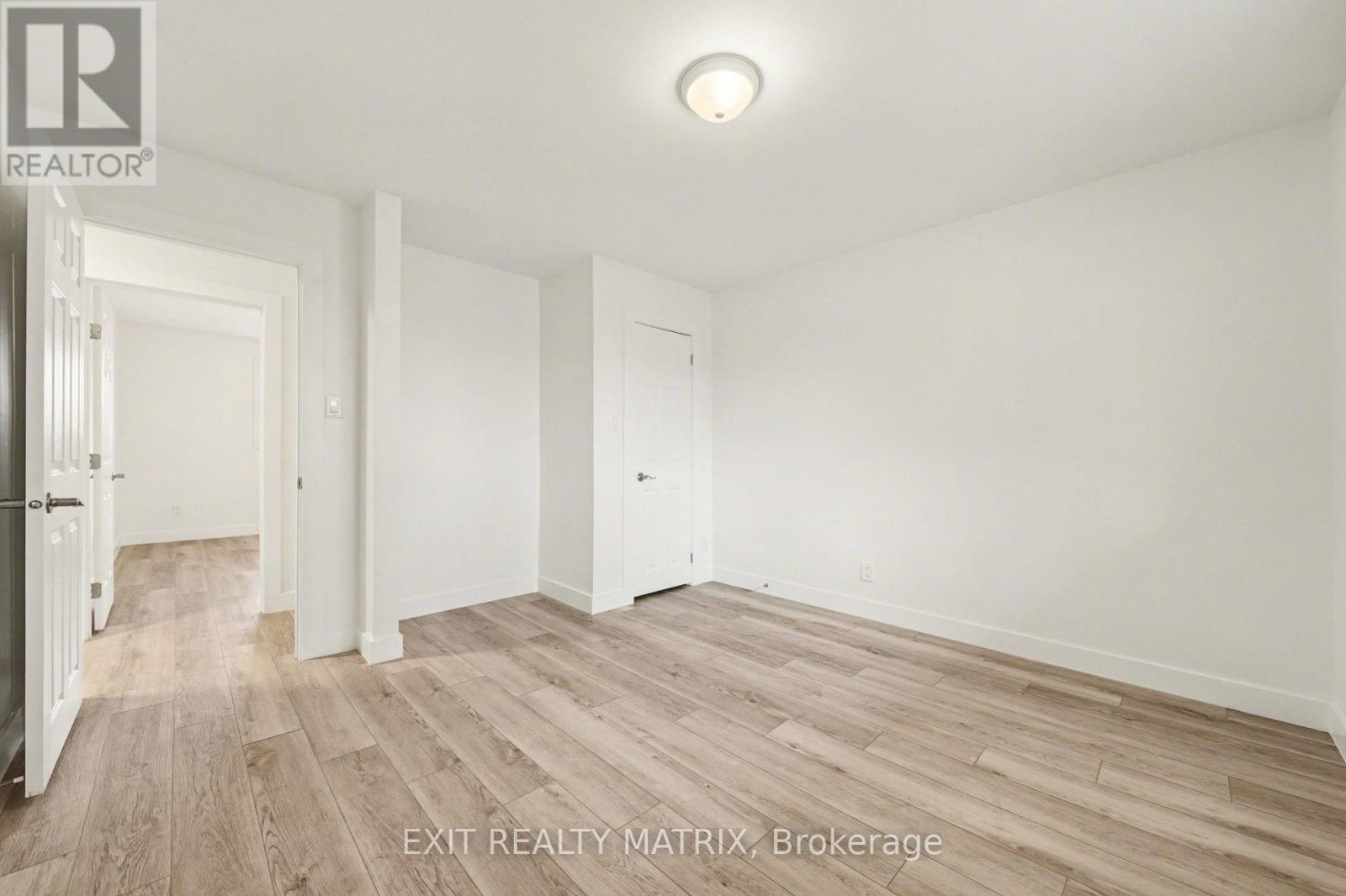 1740 Saint-laurent Street