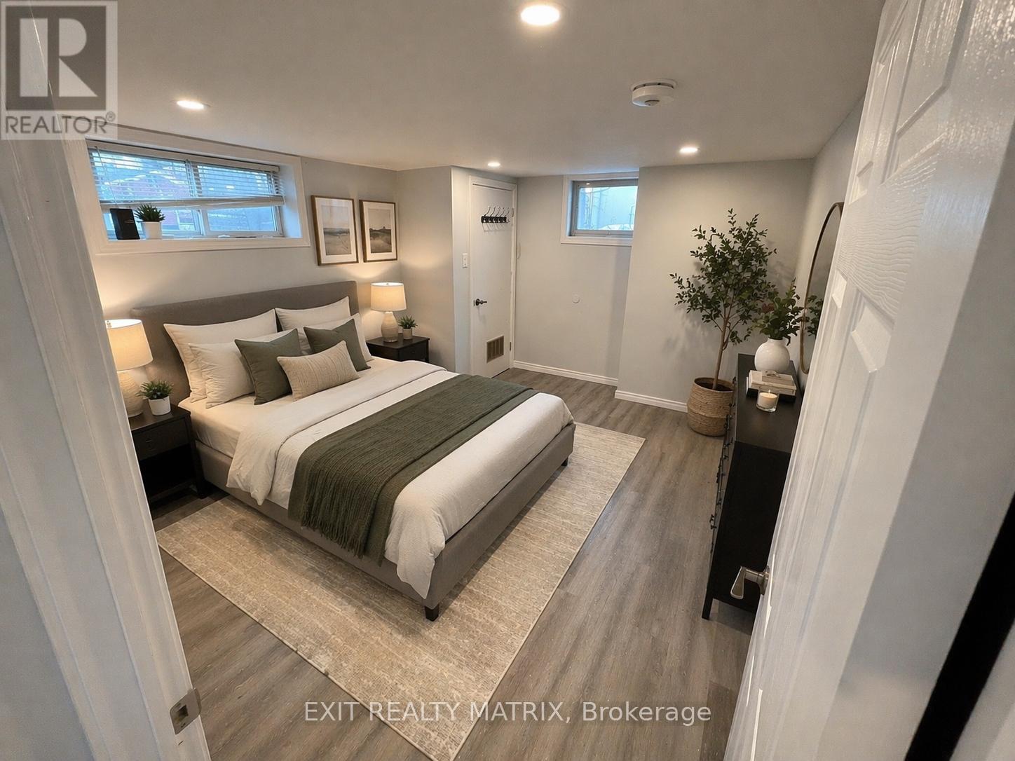 1740 Saint-laurent Street