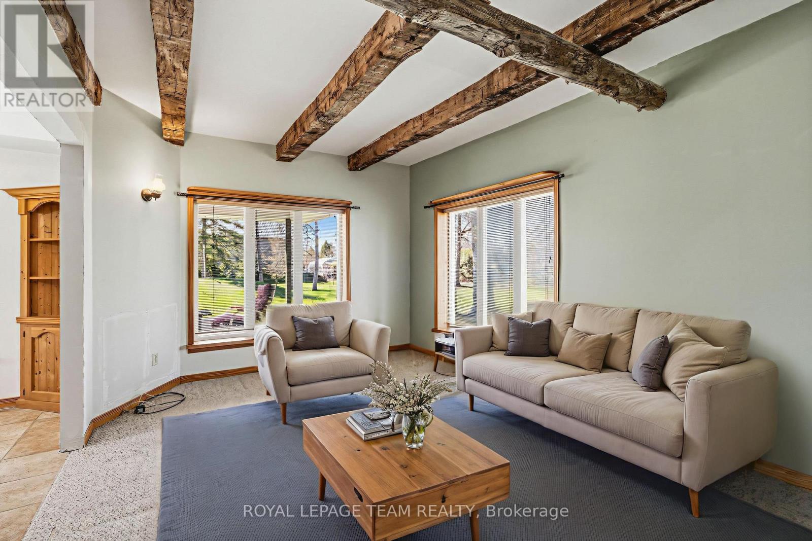 12106 Lakeshore Drive