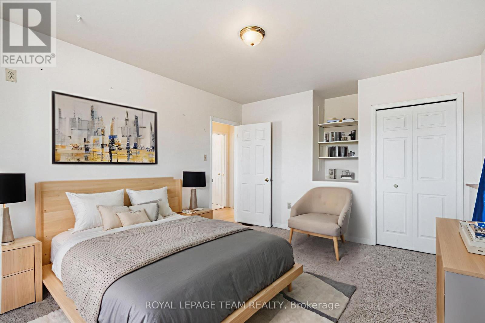 12106 Lakeshore Drive