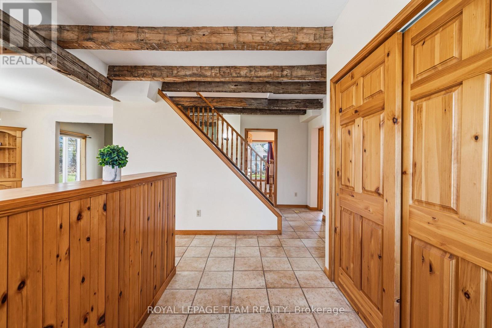 12106 Lakeshore Drive