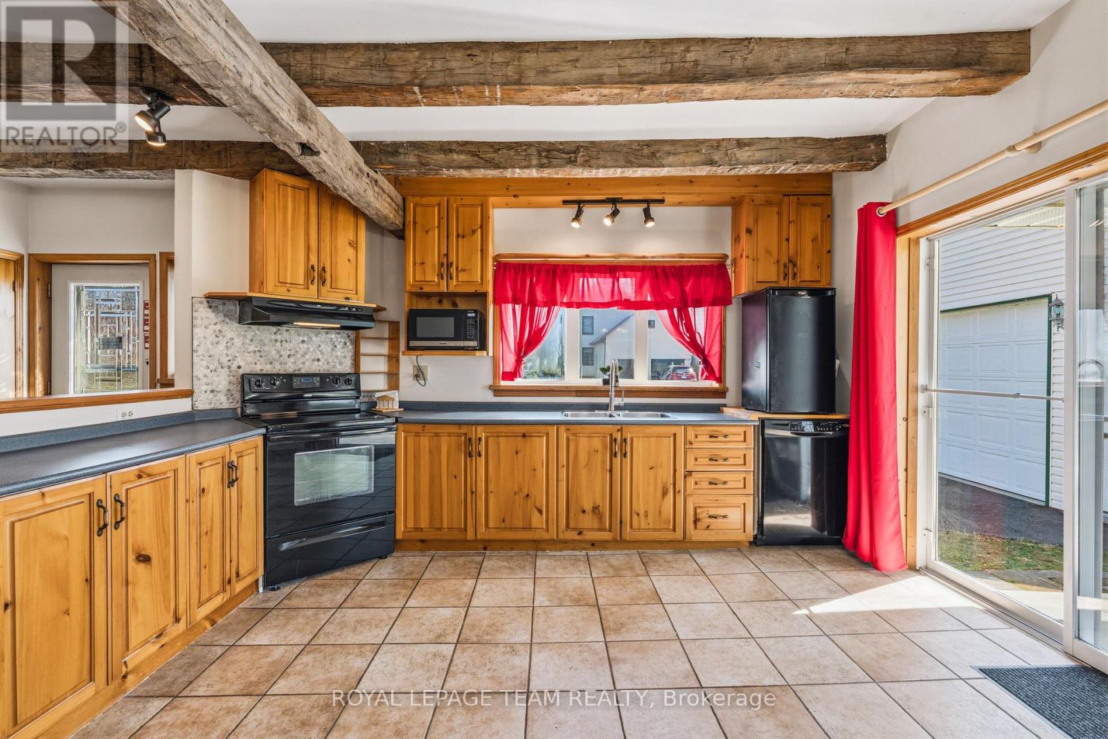 12106 Lakeshore Drive