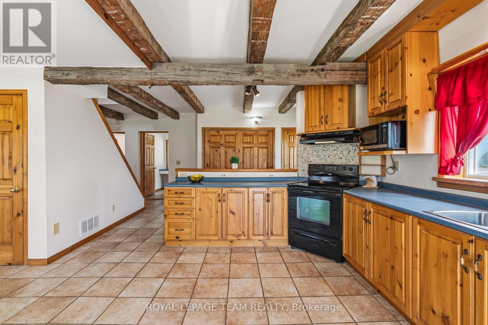 12106 Lakeshore Drive