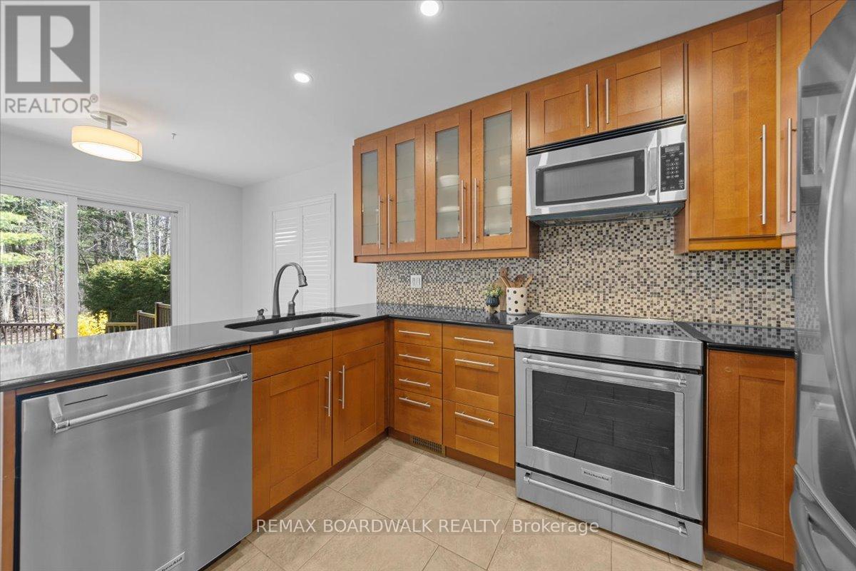 1443 Larkhaven Crescent