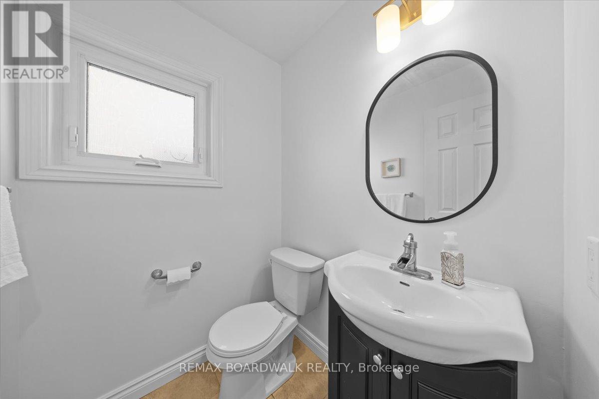 1443 Larkhaven Crescent