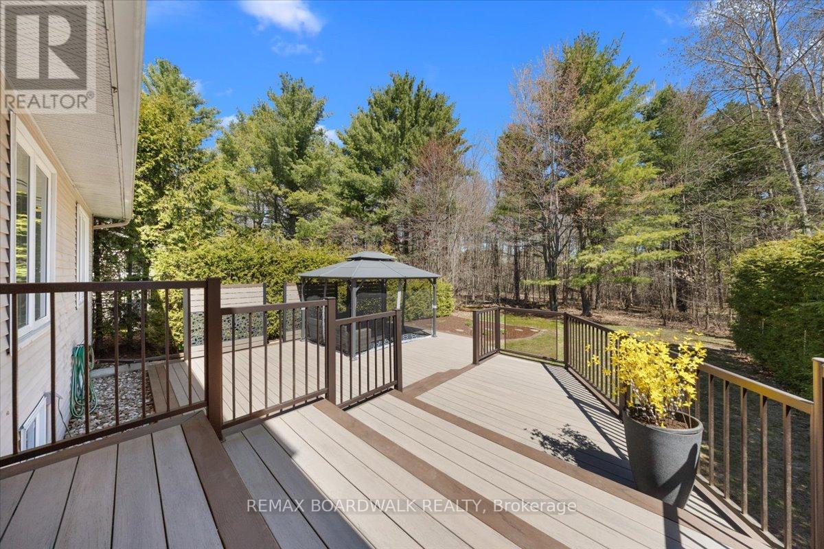 1443 Larkhaven Crescent