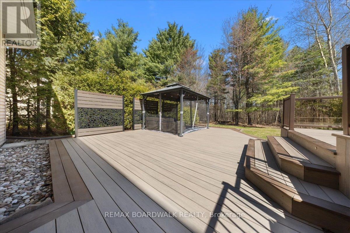 1443 Larkhaven Crescent