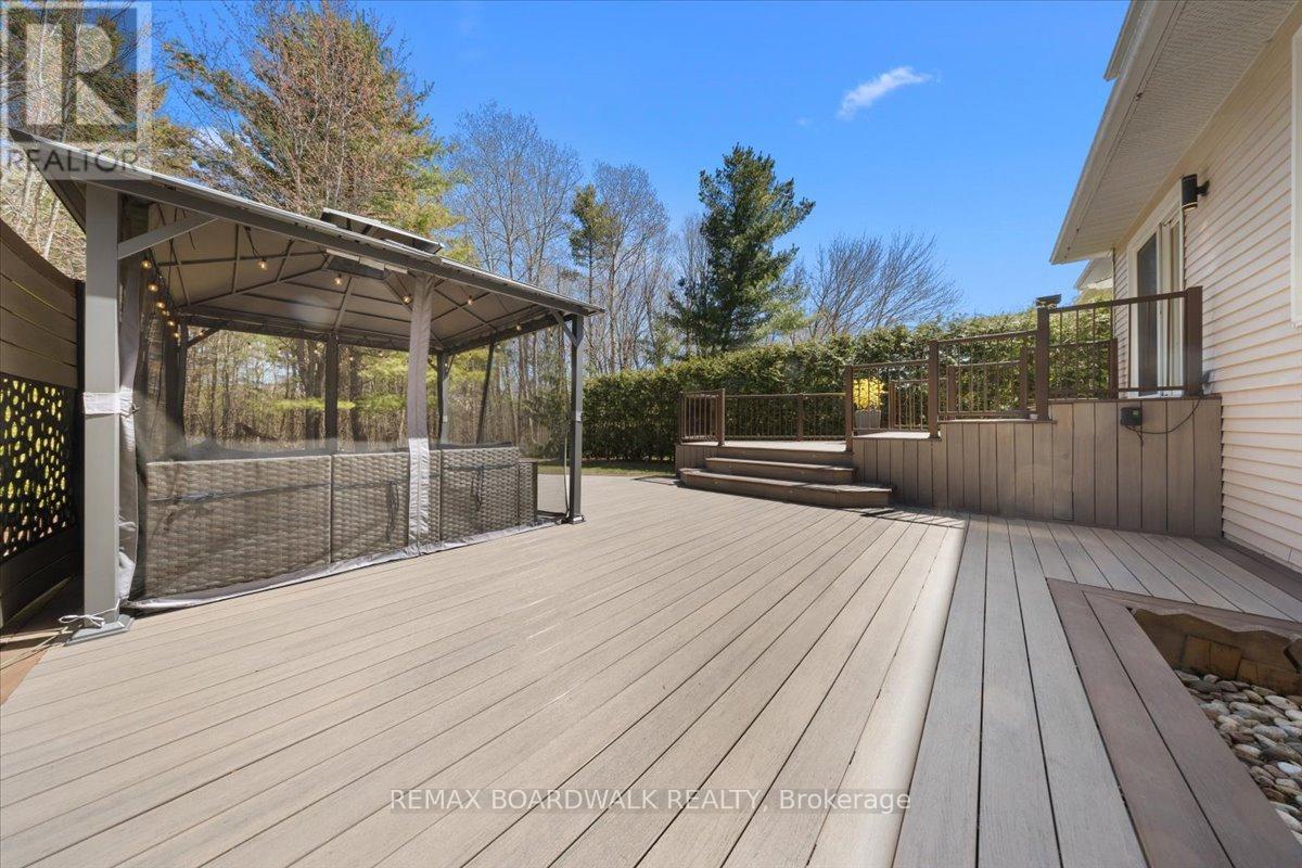 1443 Larkhaven Crescent