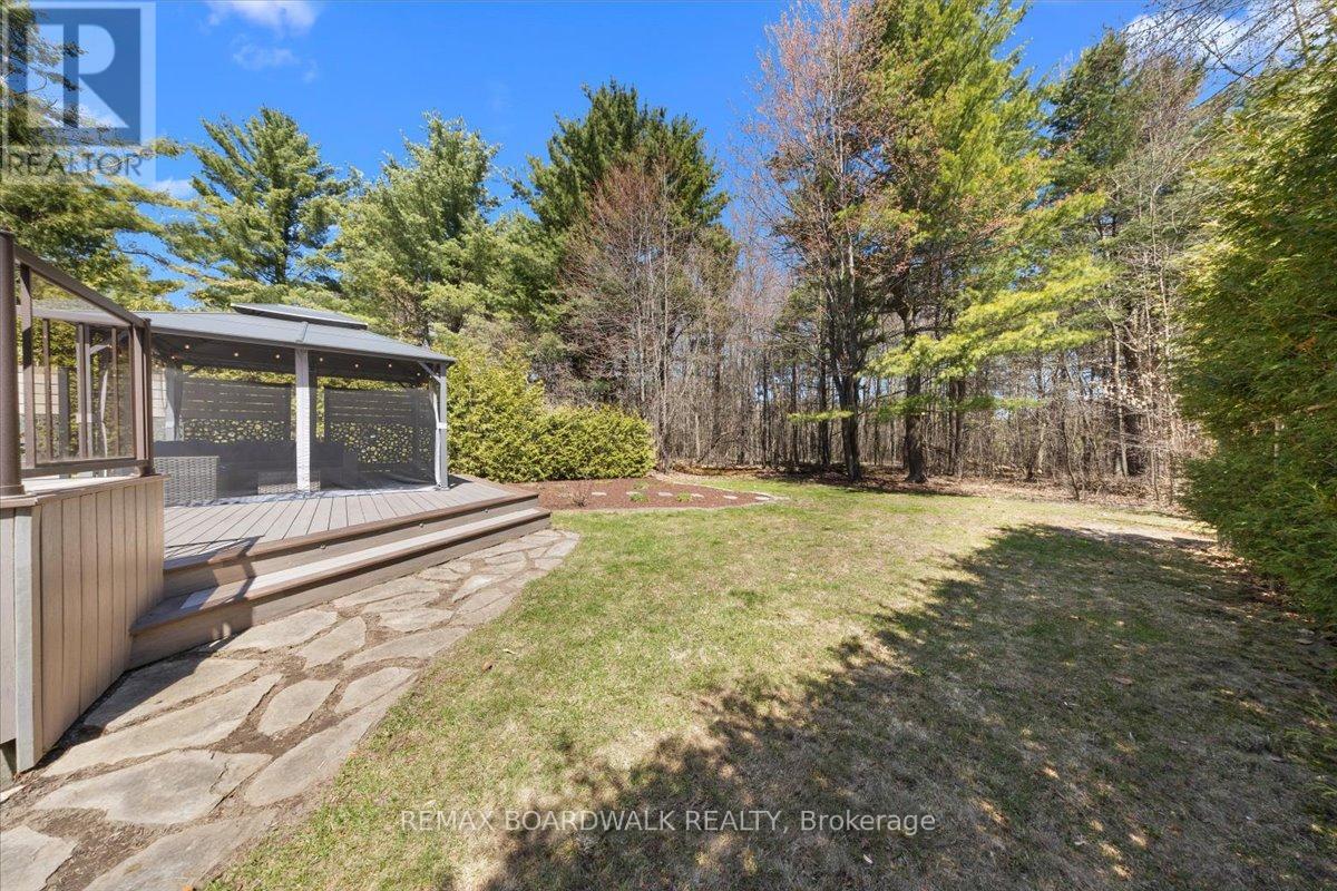 1443 Larkhaven Crescent