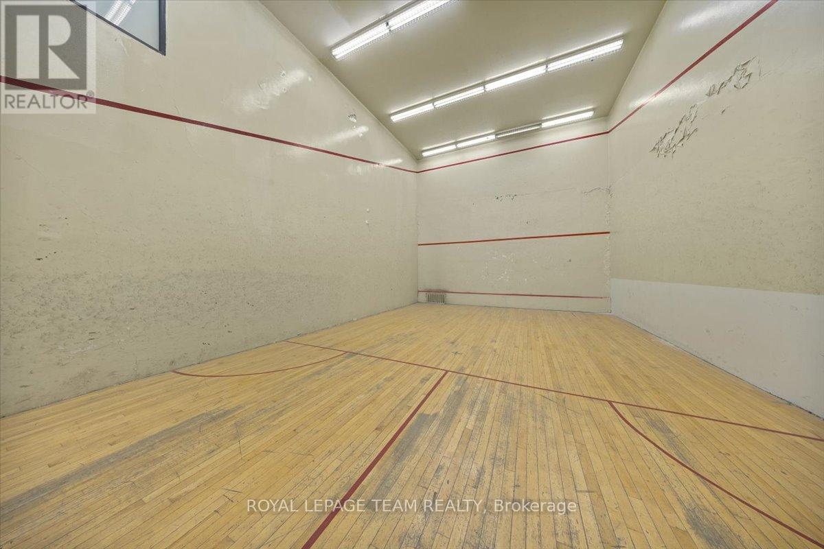 204 - 1025 Richmond Road