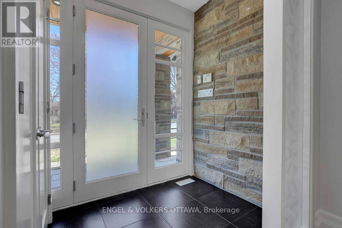 592 Brierwood Avenue