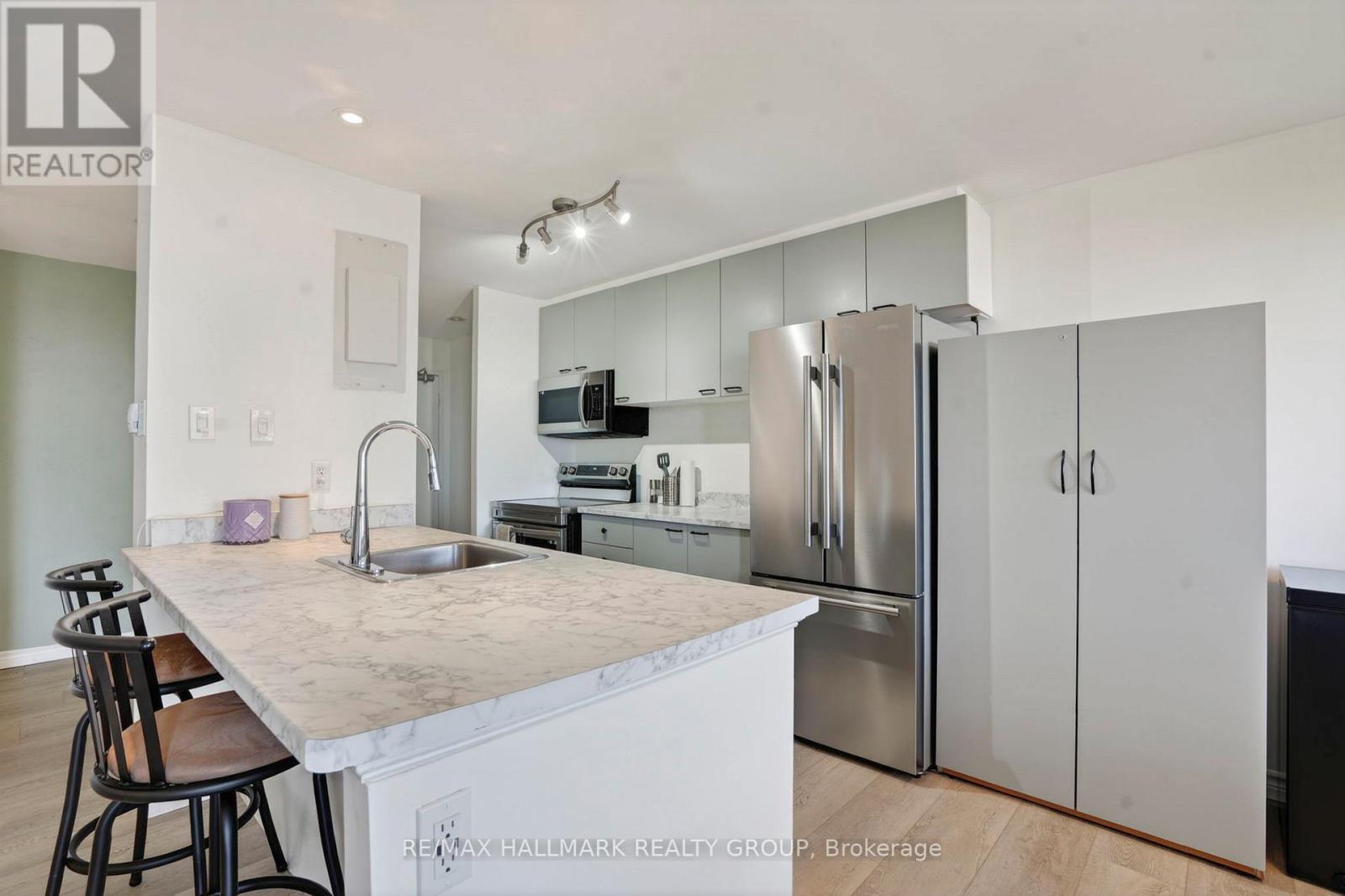 509 - 2650 Southvale Crescent