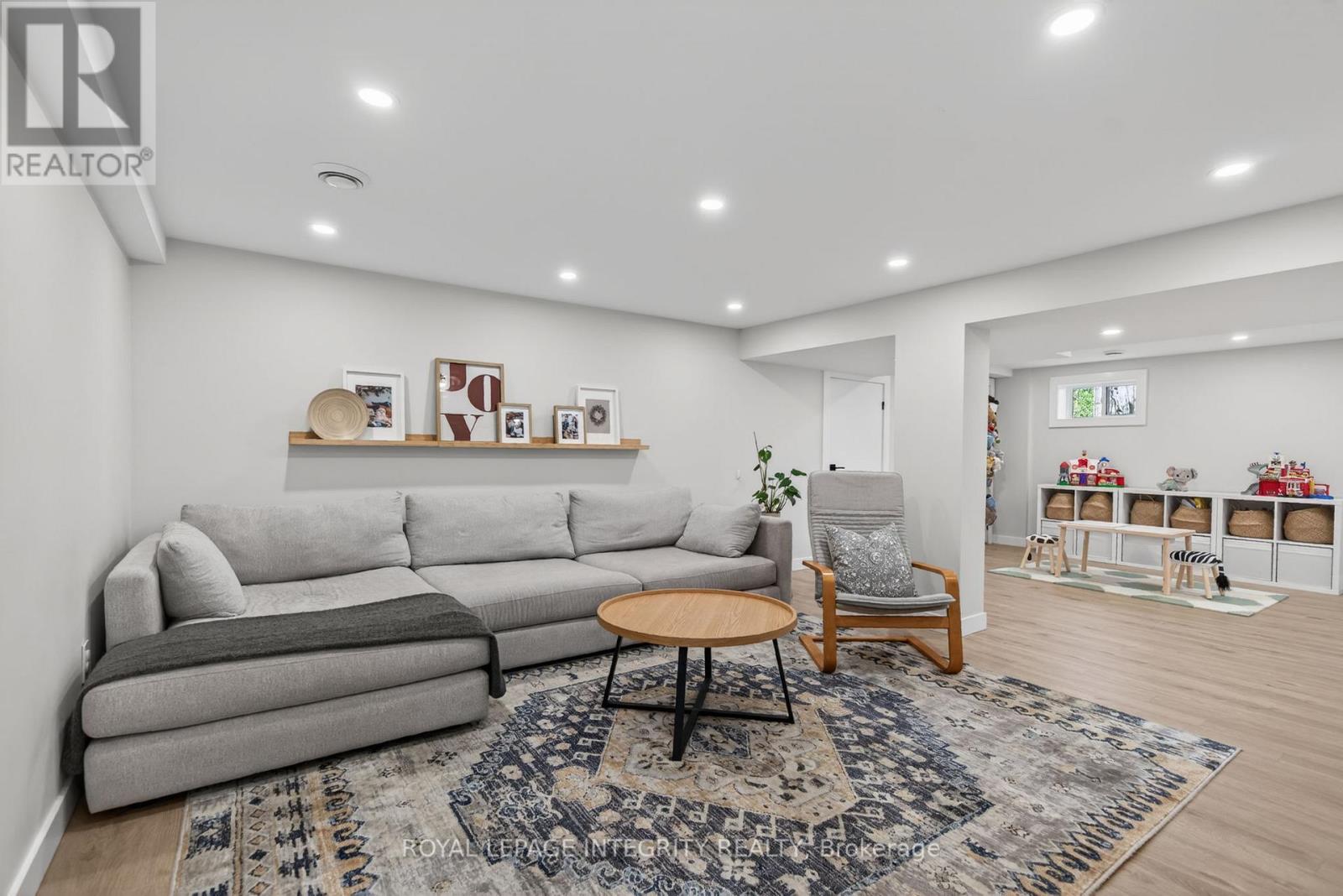 1145 Greyrock Crescent