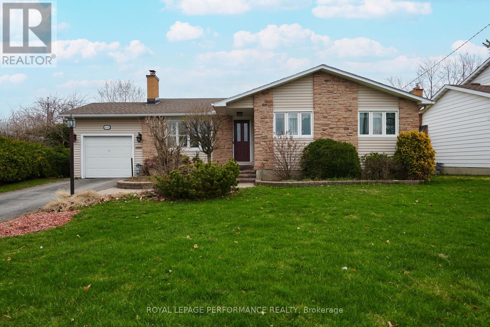 401 Phoenix Crescent