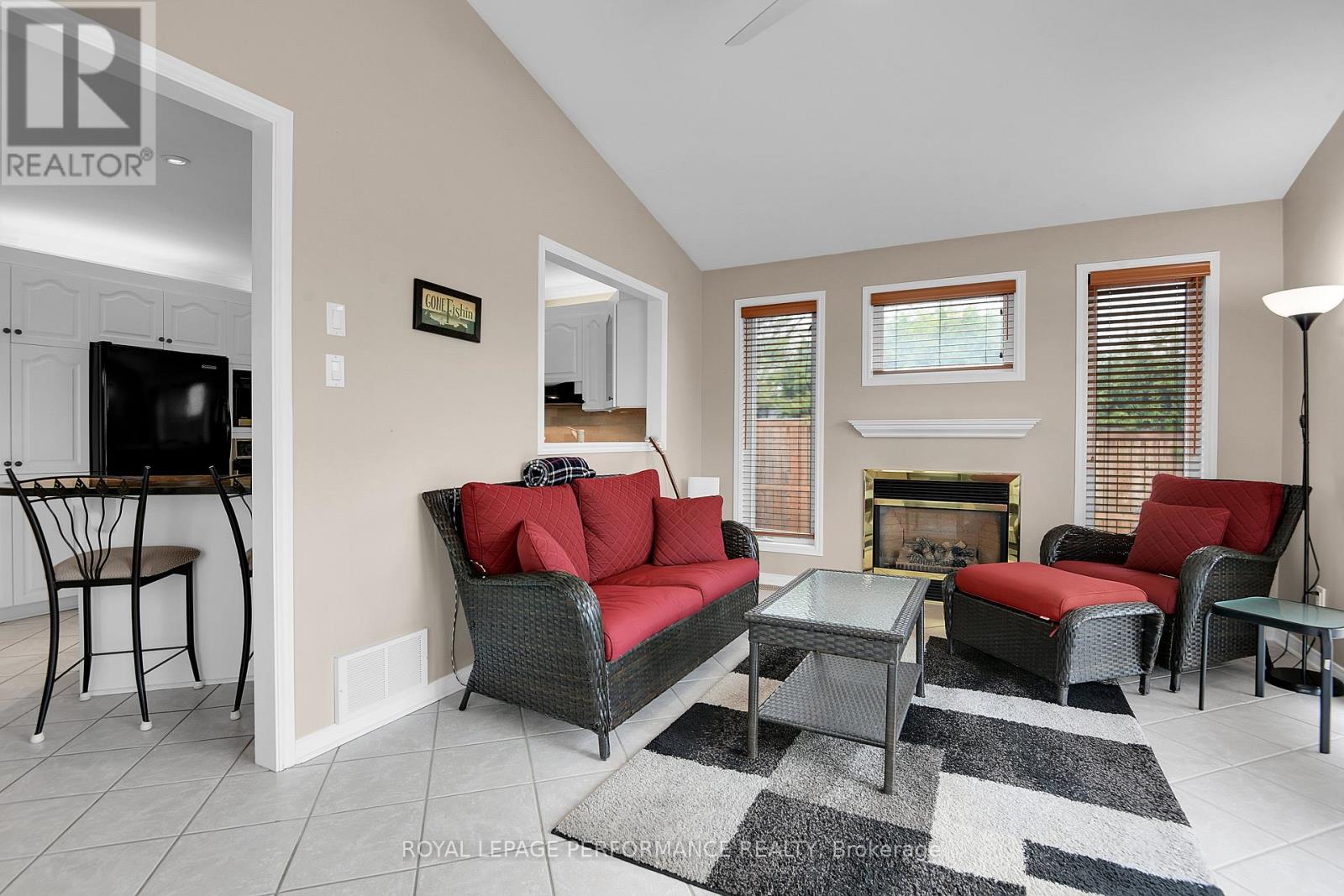 401 Phoenix Crescent