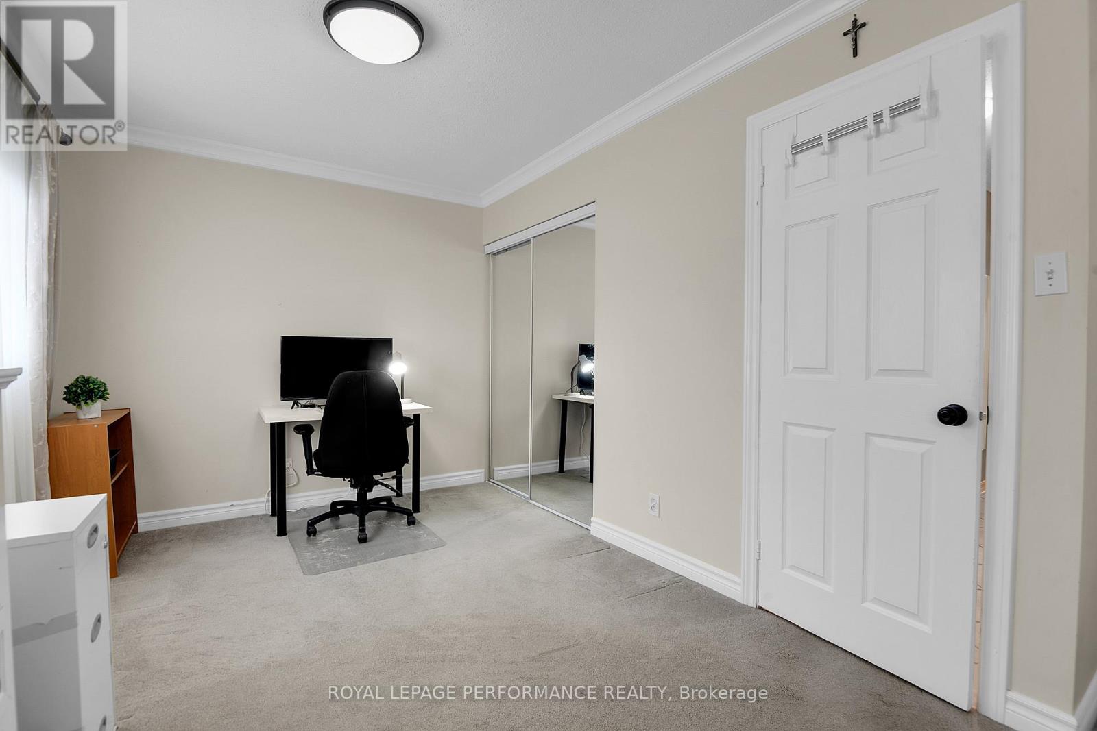 401 Phoenix Crescent