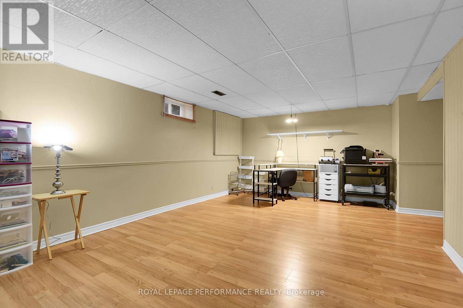 401 Phoenix Crescent