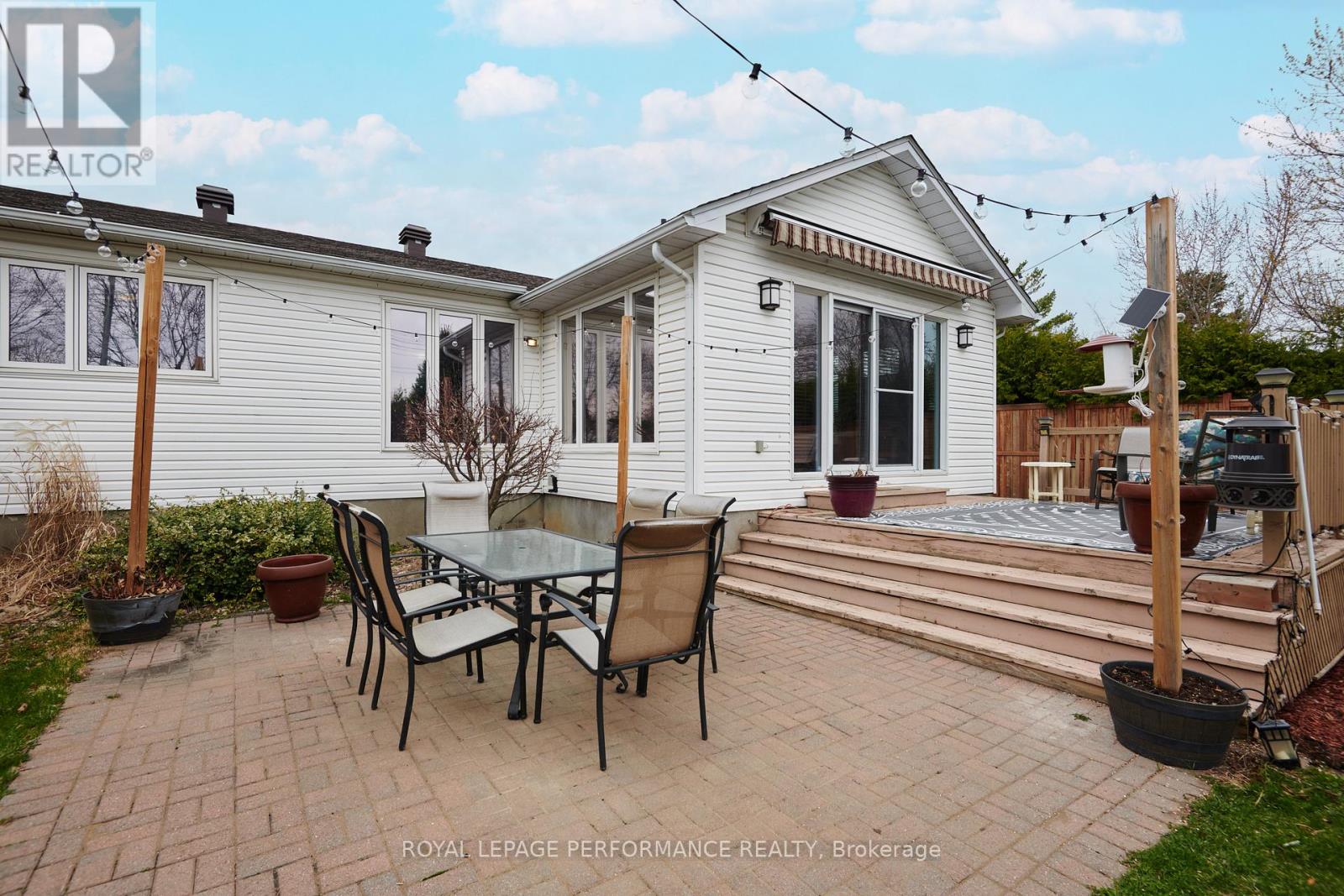 401 Phoenix Crescent