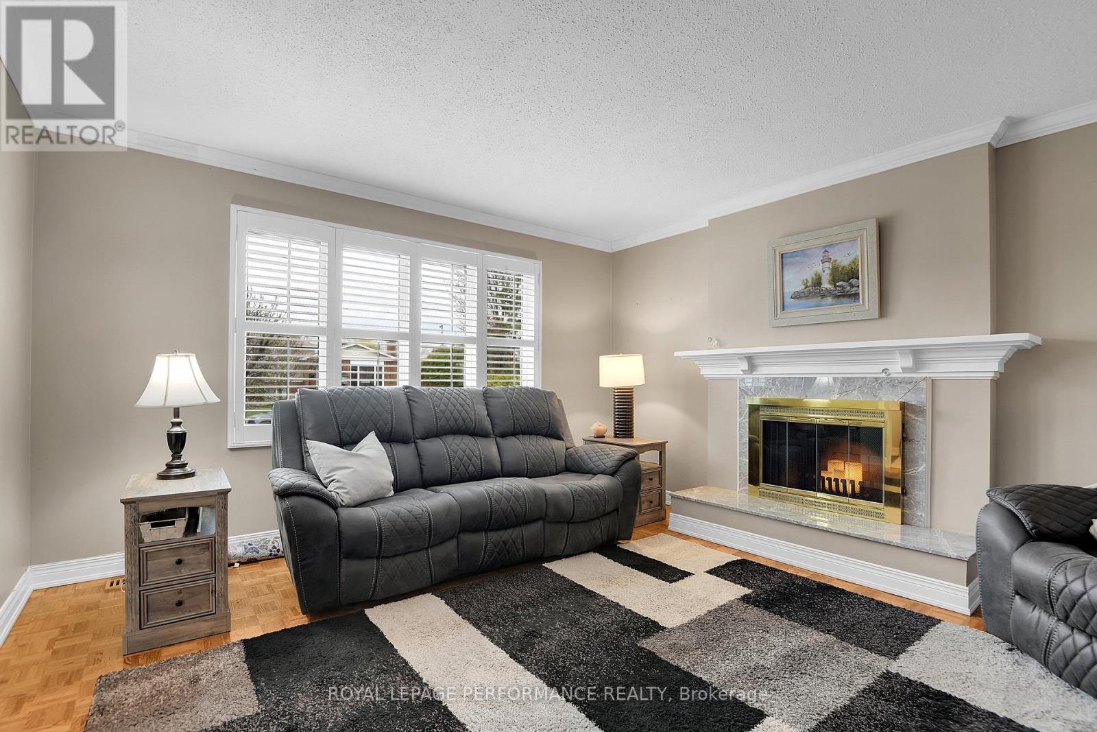 401 Phoenix Crescent