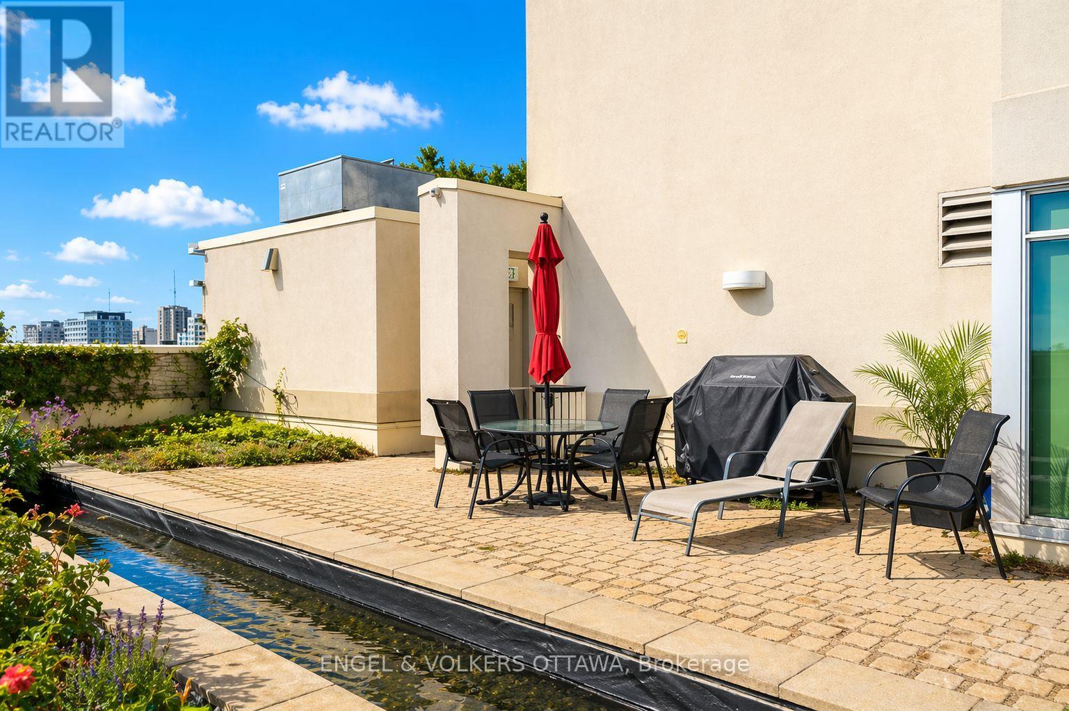 1112 - 138 Somerset Street W