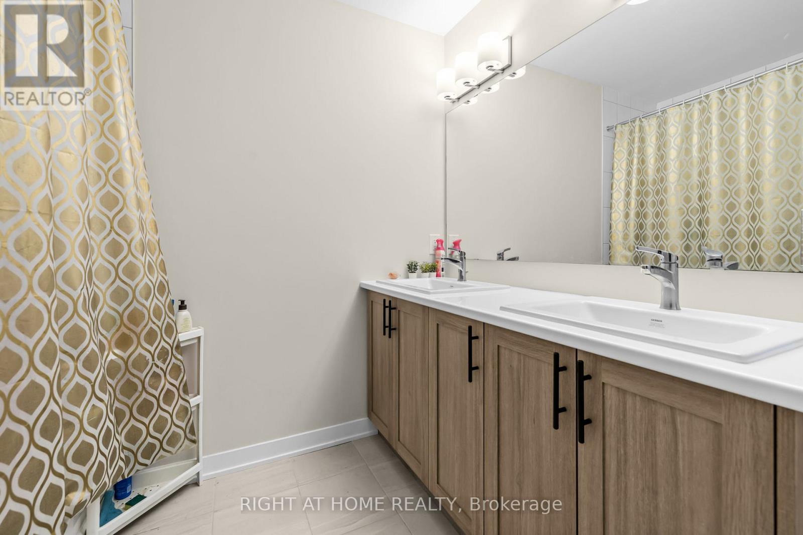 209 Speckled Alder Row