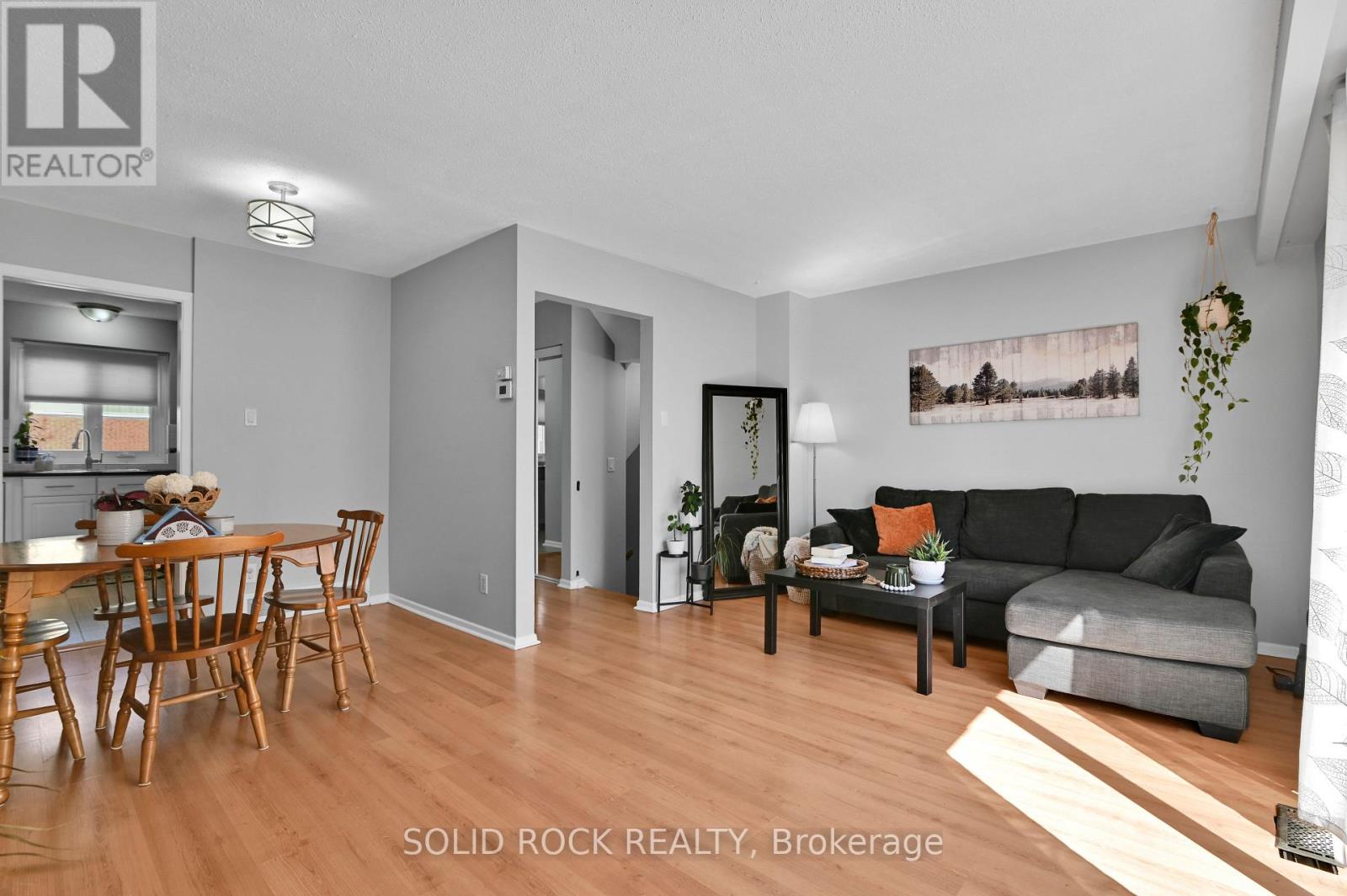 137 - 3915b Old Richmond Road