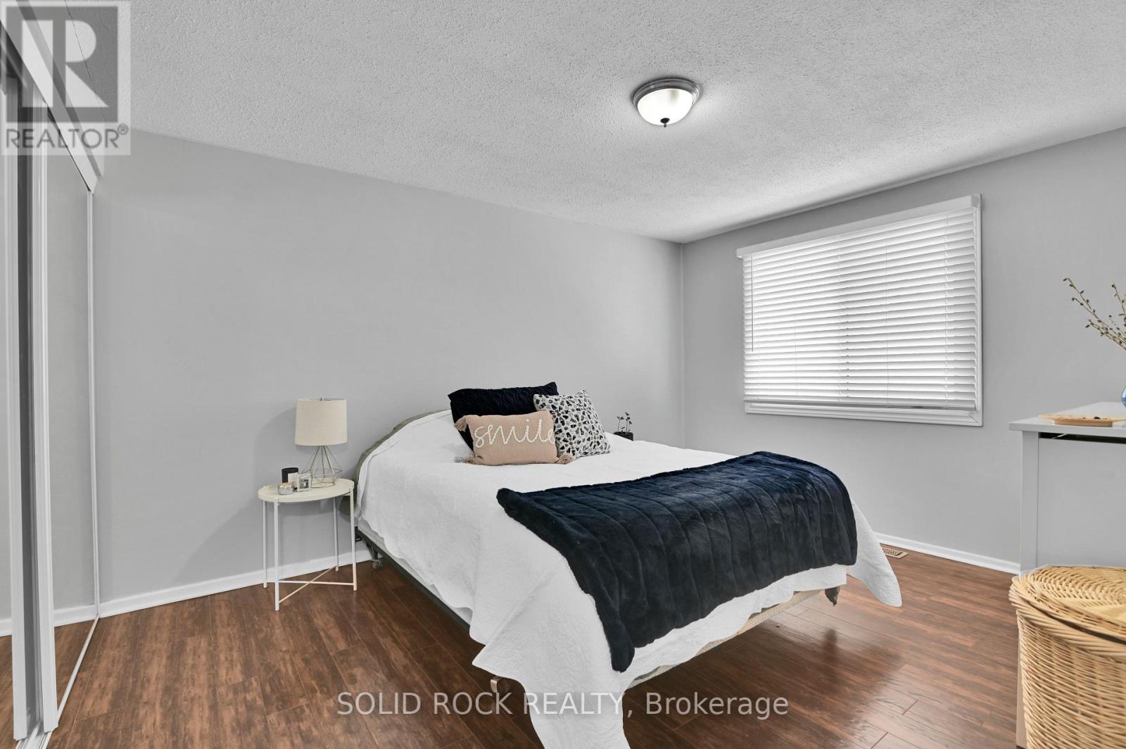 137 - 3915b Old Richmond Road