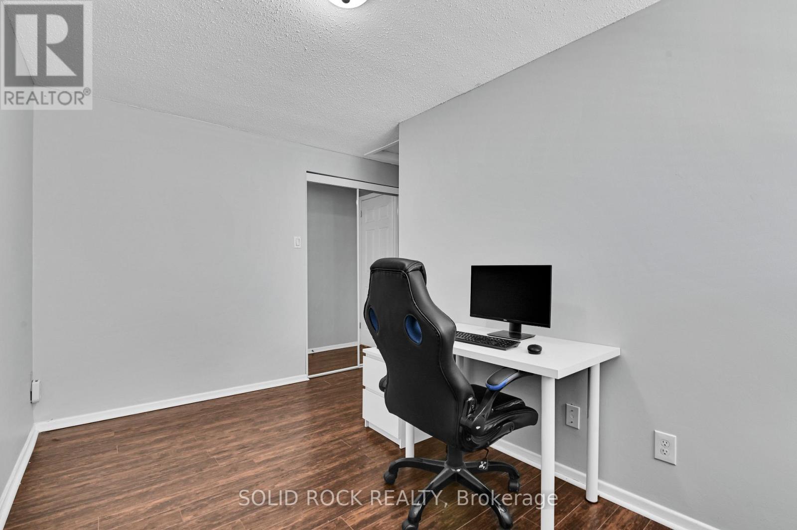 137 - 3915b Old Richmond Road