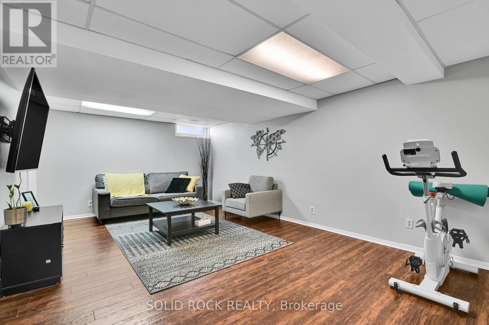 137 - 3915b Old Richmond Road