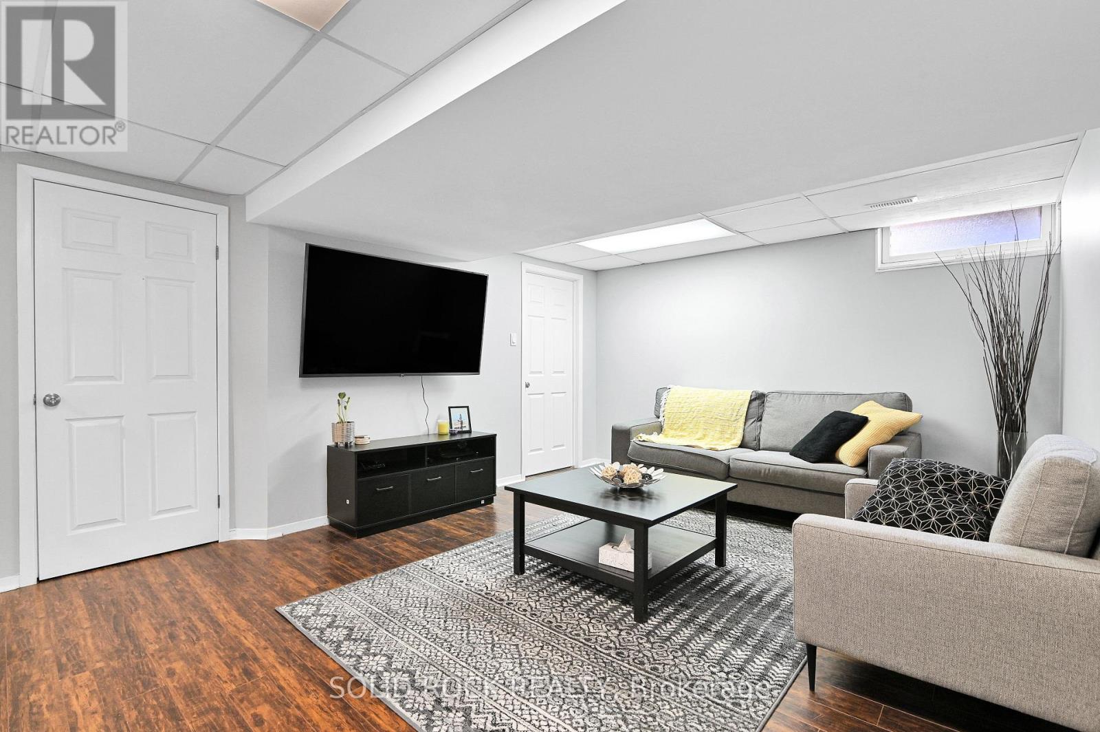 137 - 3915b Old Richmond Road