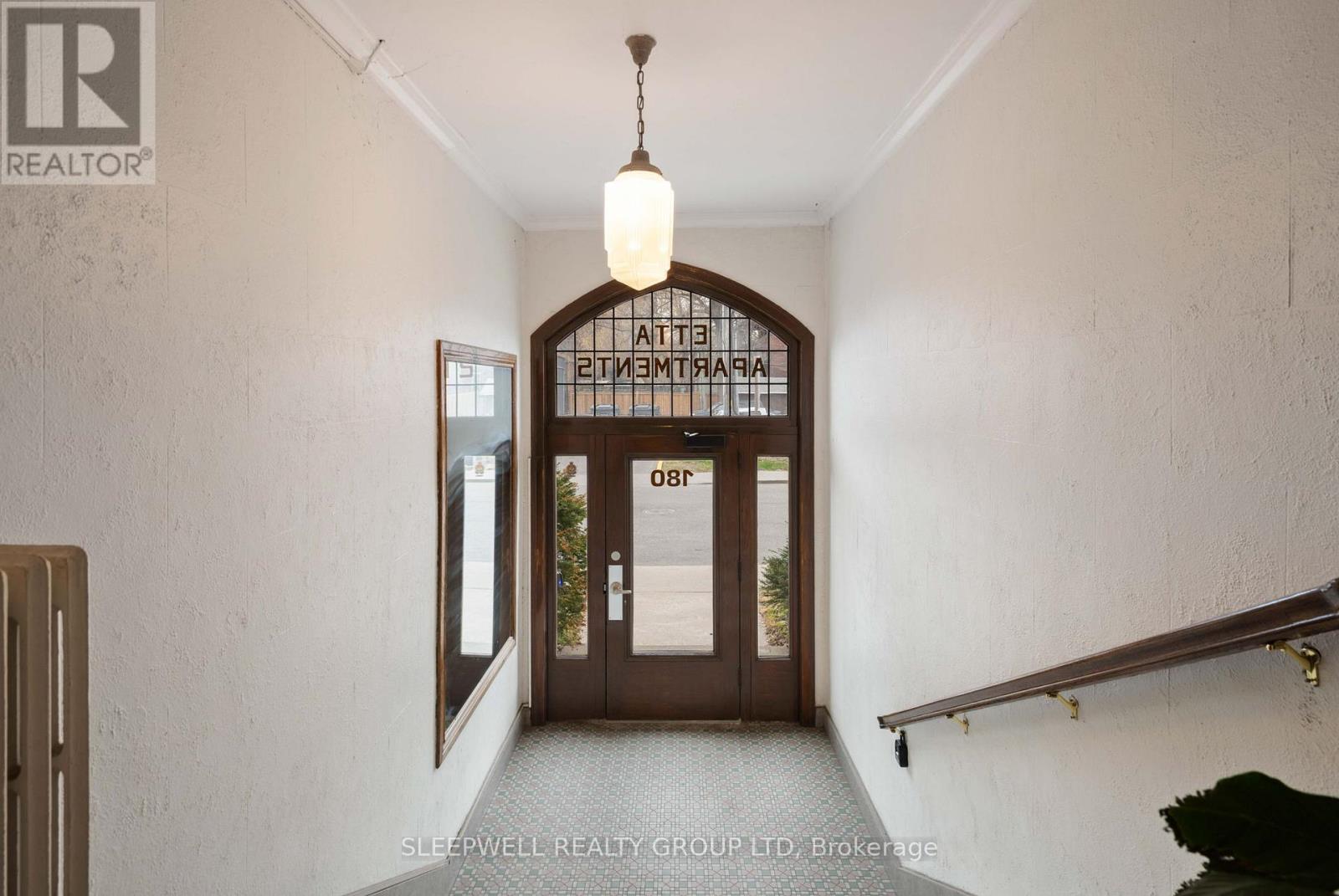 1a - 180 Augusta Street