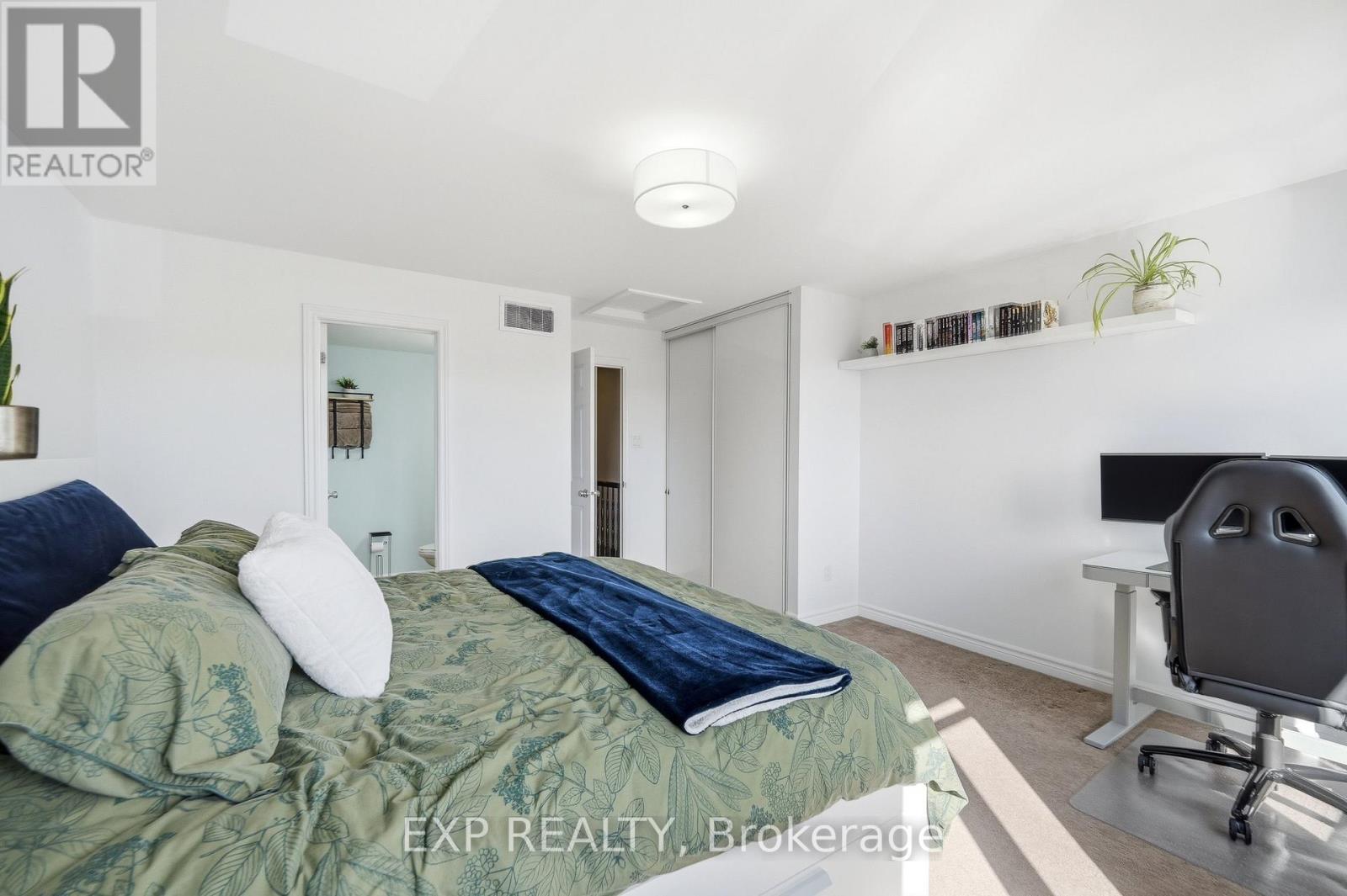 2 - 2224 Marble Crescent