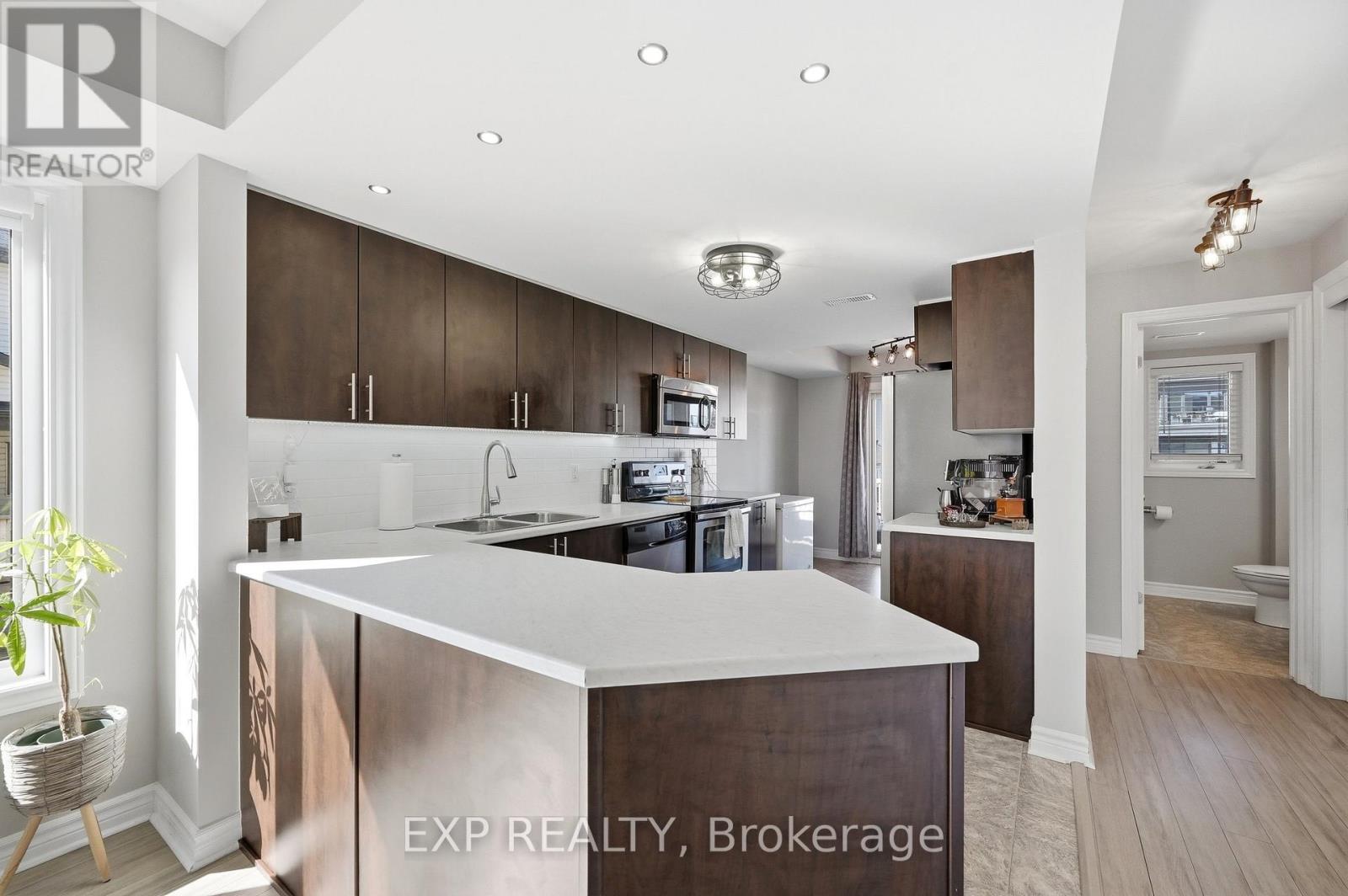 2 - 2224 Marble Crescent