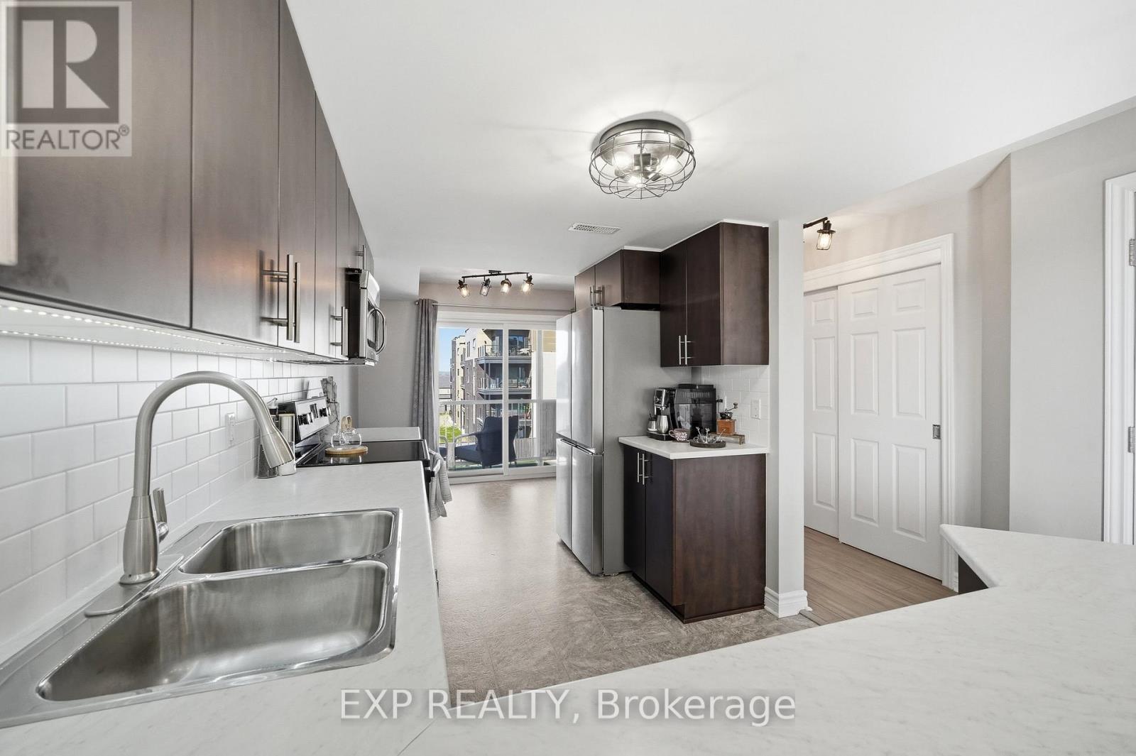 2 - 2224 Marble Crescent