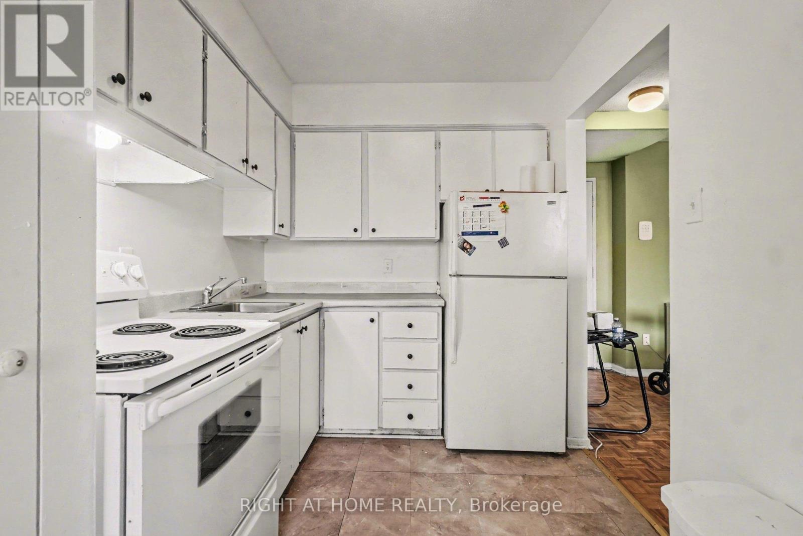 305b - 2044 Arrowsmith Drive