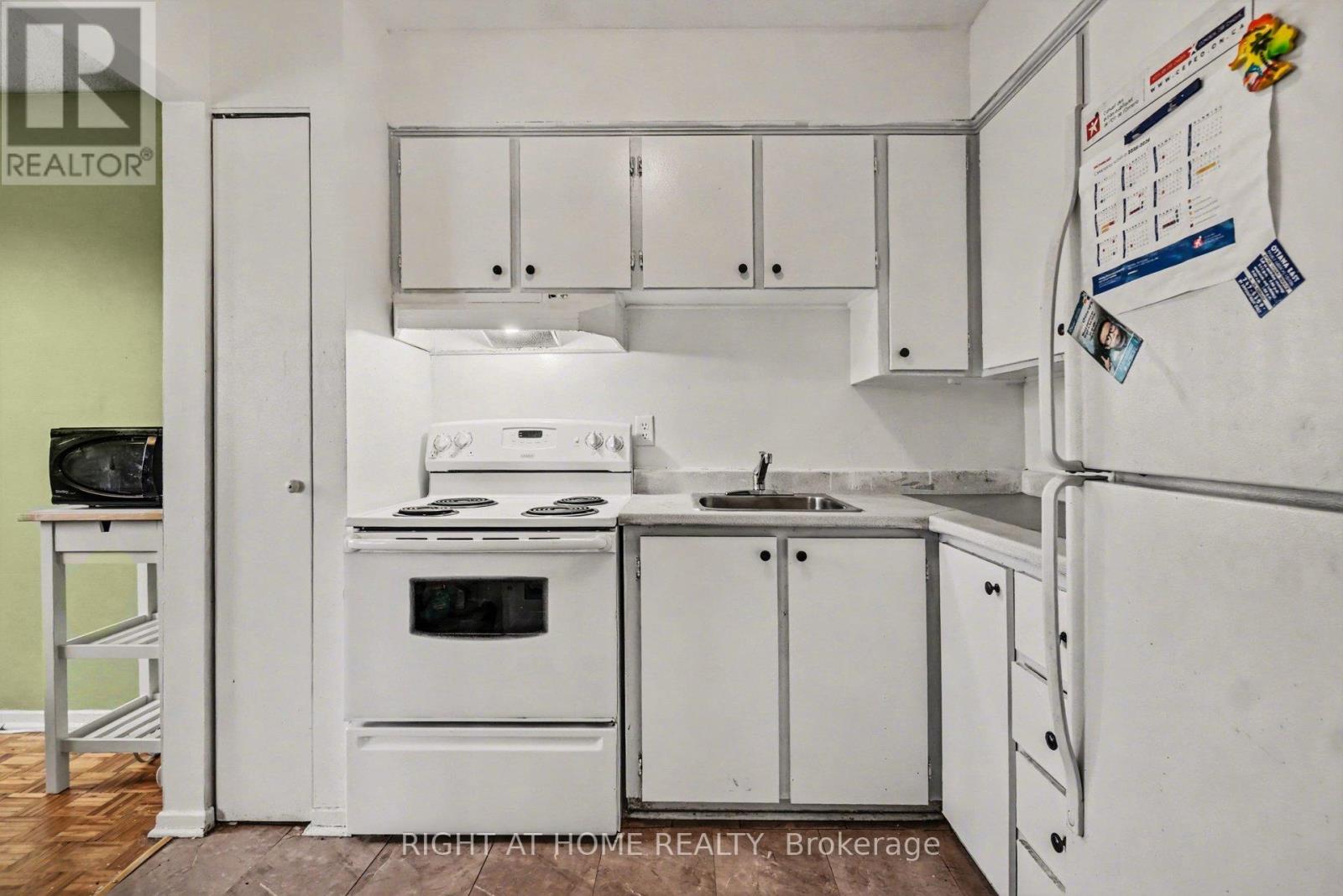 305b - 2044 Arrowsmith Drive