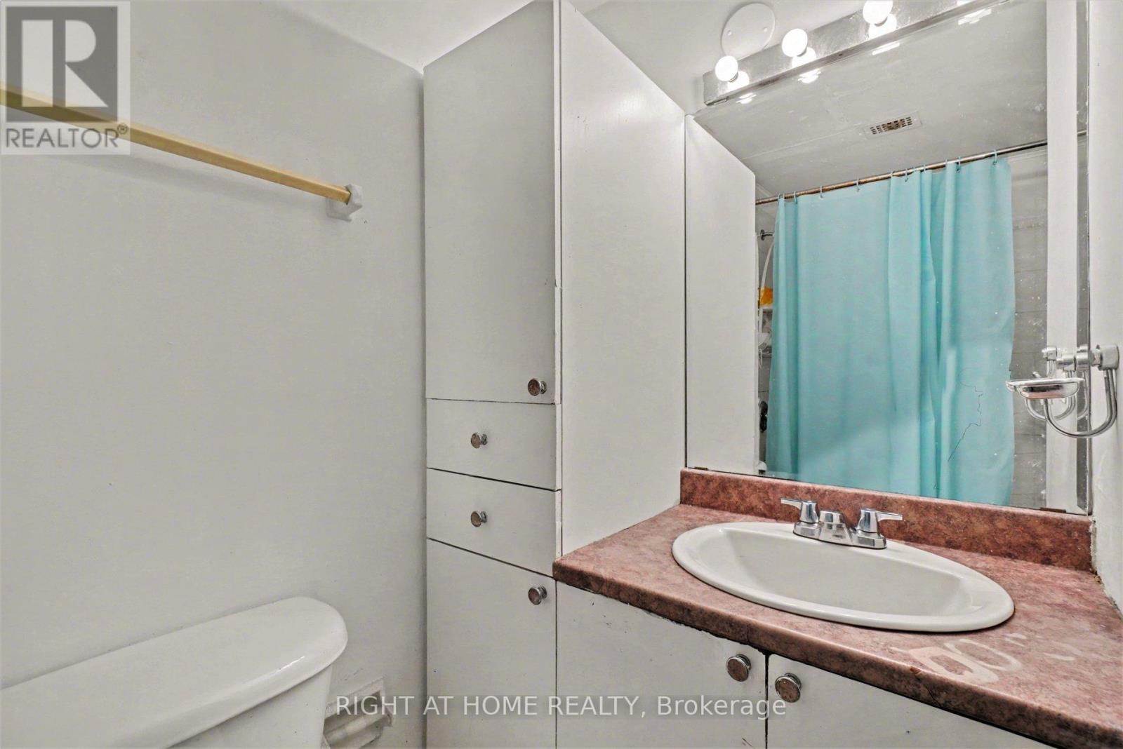 305b - 2044 Arrowsmith Drive