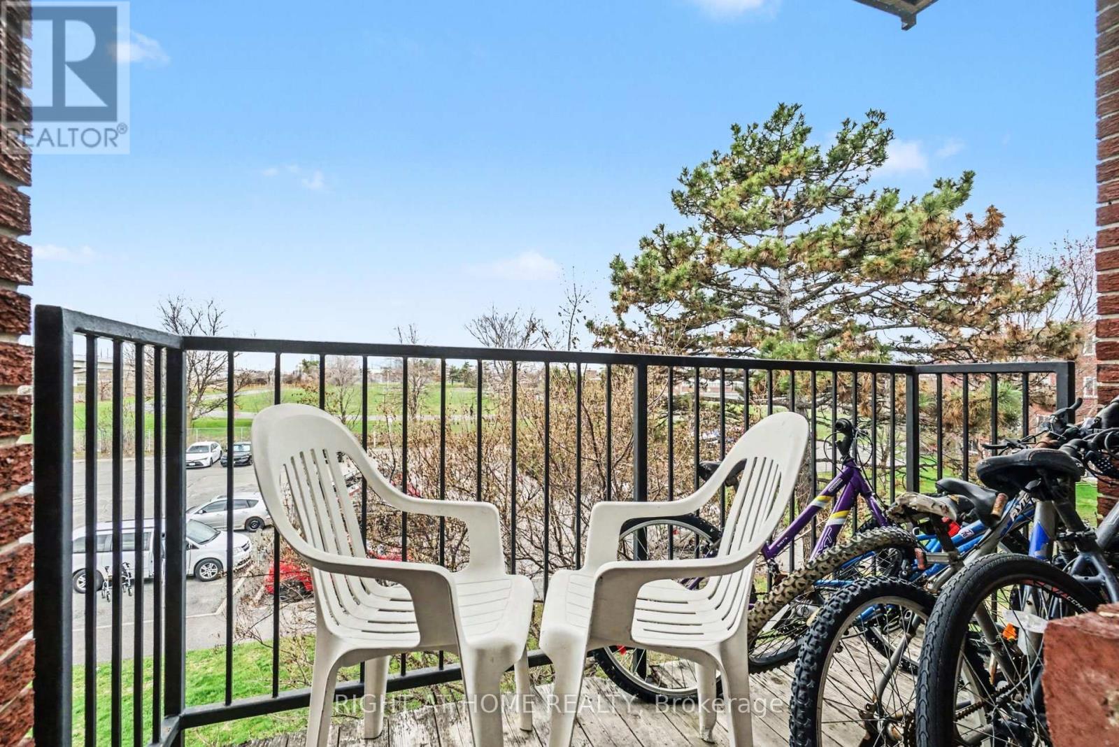 305b - 2044 Arrowsmith Drive