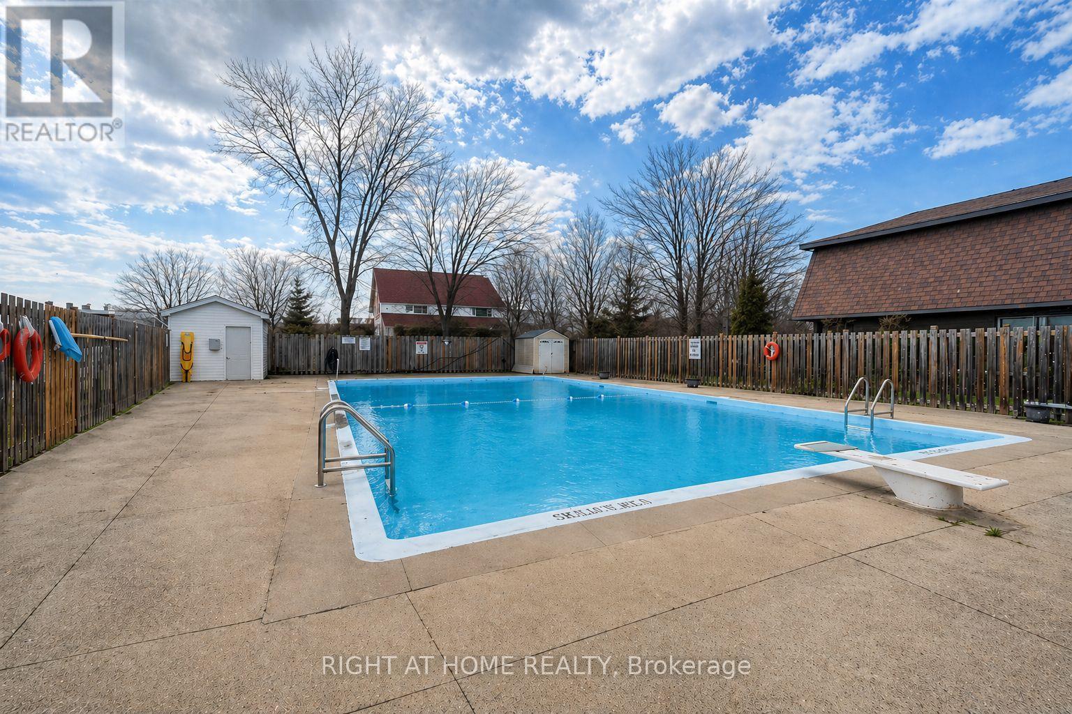 305b - 2044 Arrowsmith Drive