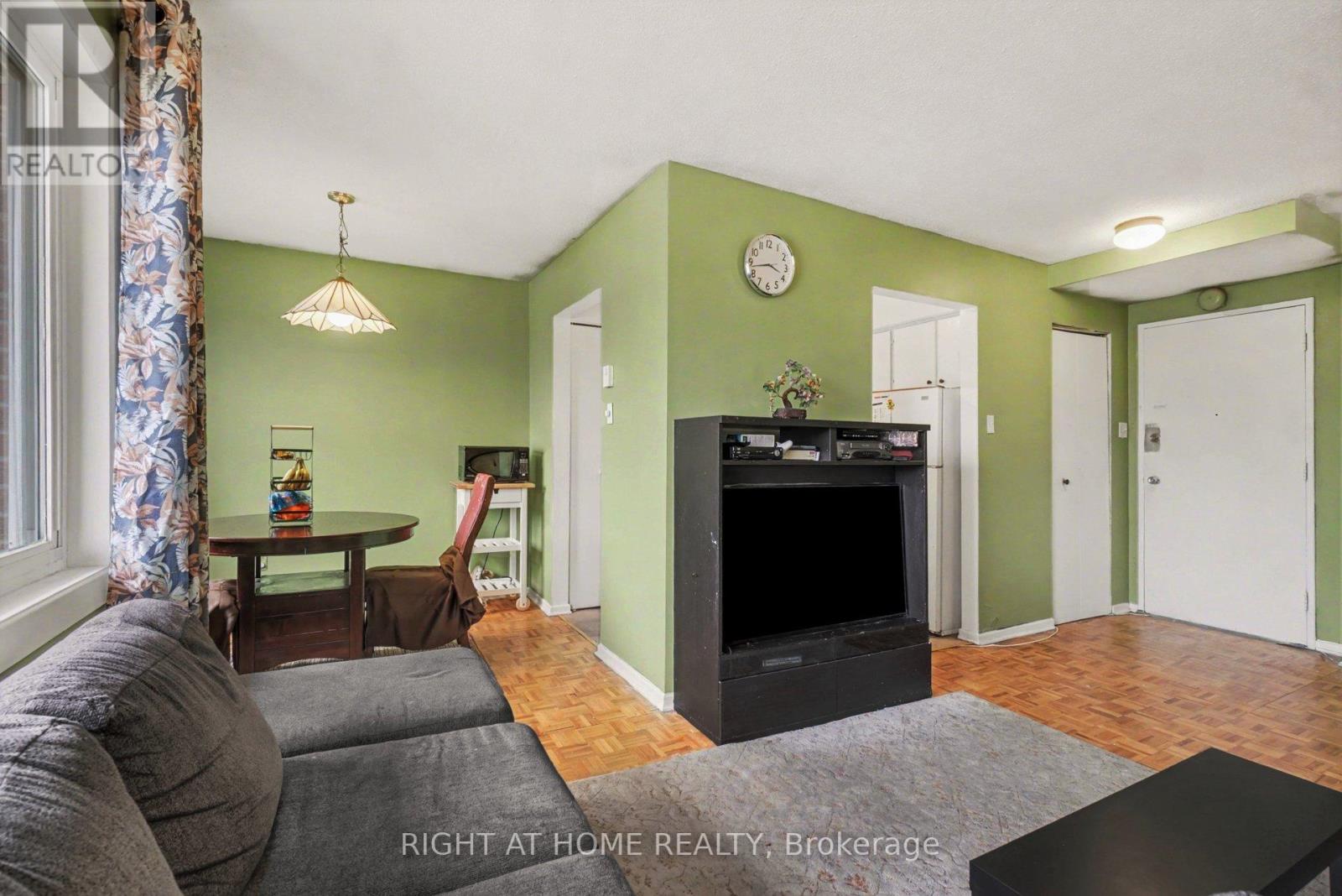 305b - 2044 Arrowsmith Drive