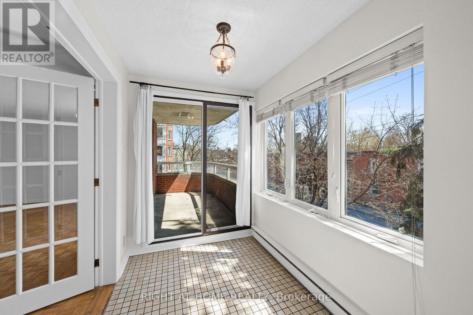 301 - 320 Crichton Street N