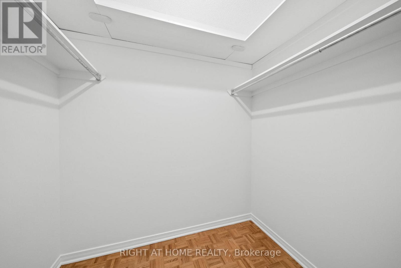 301 - 320 Crichton Street N