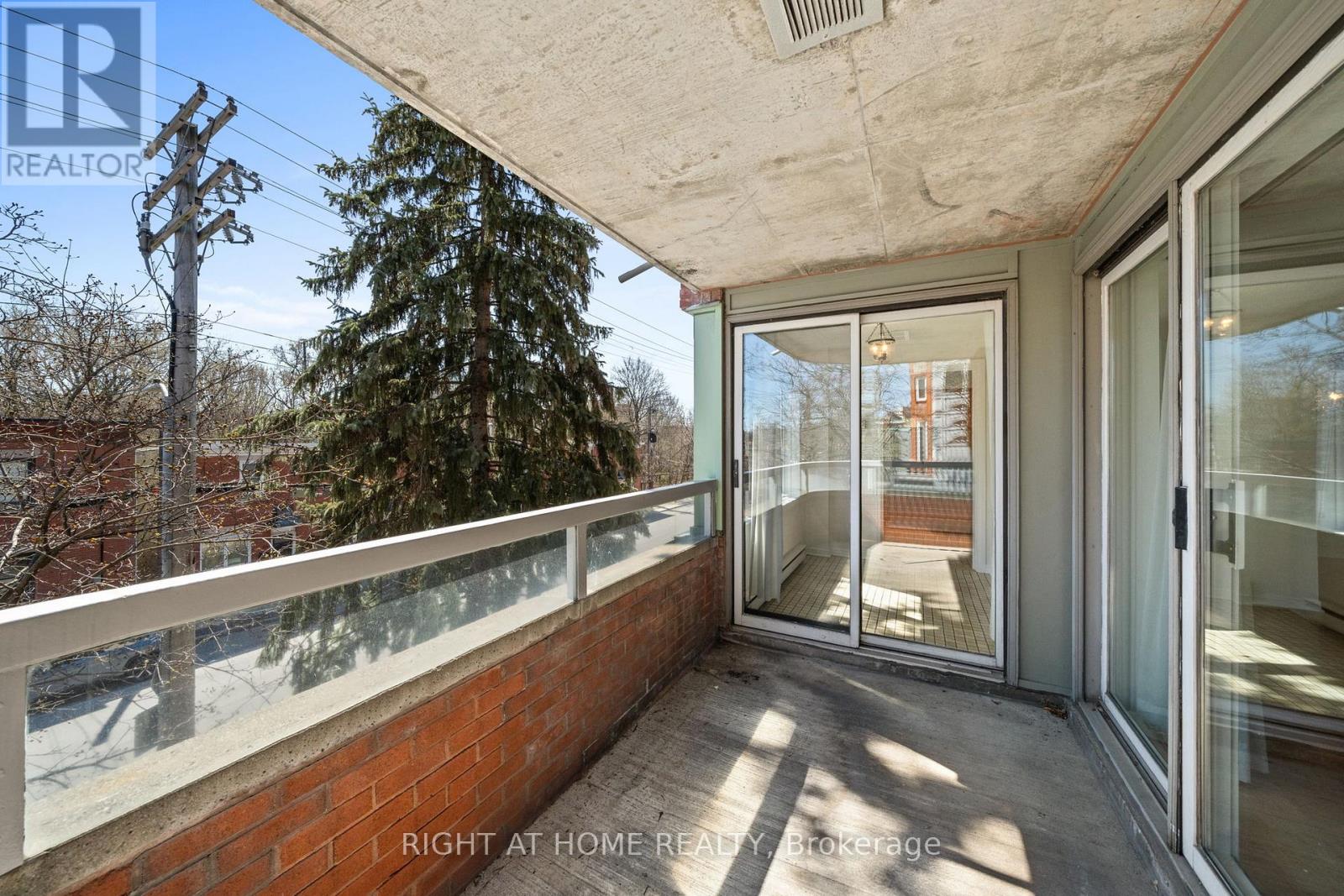 301 - 320 Crichton Street N